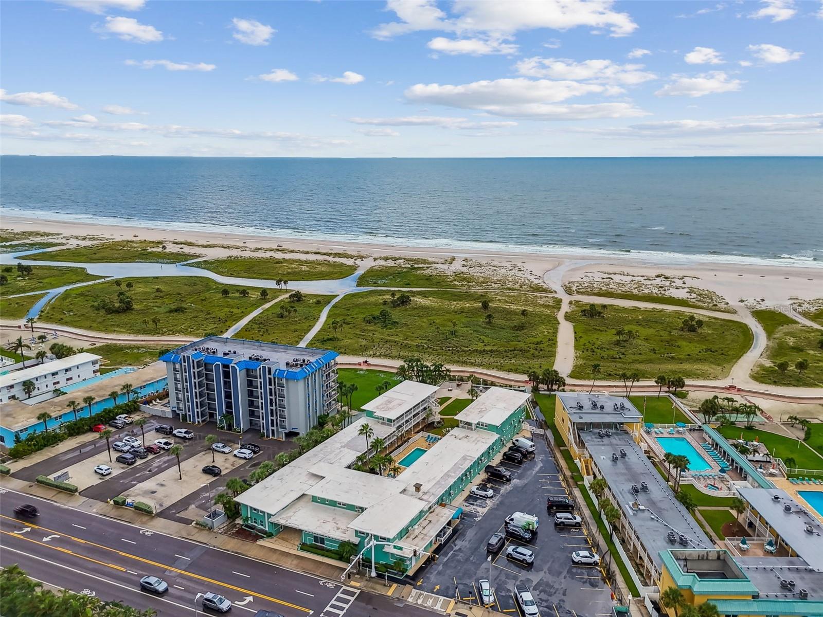 Image 27 of 35 For 11730 Gulf Boulevard 32