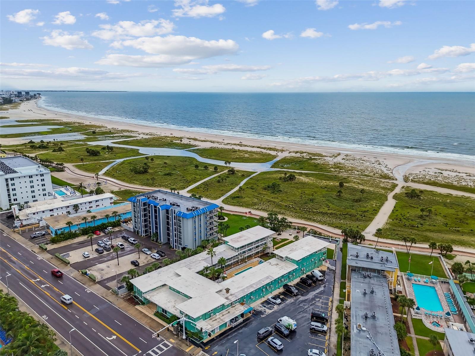 Image 28 of 35 For 11730 Gulf Boulevard 32