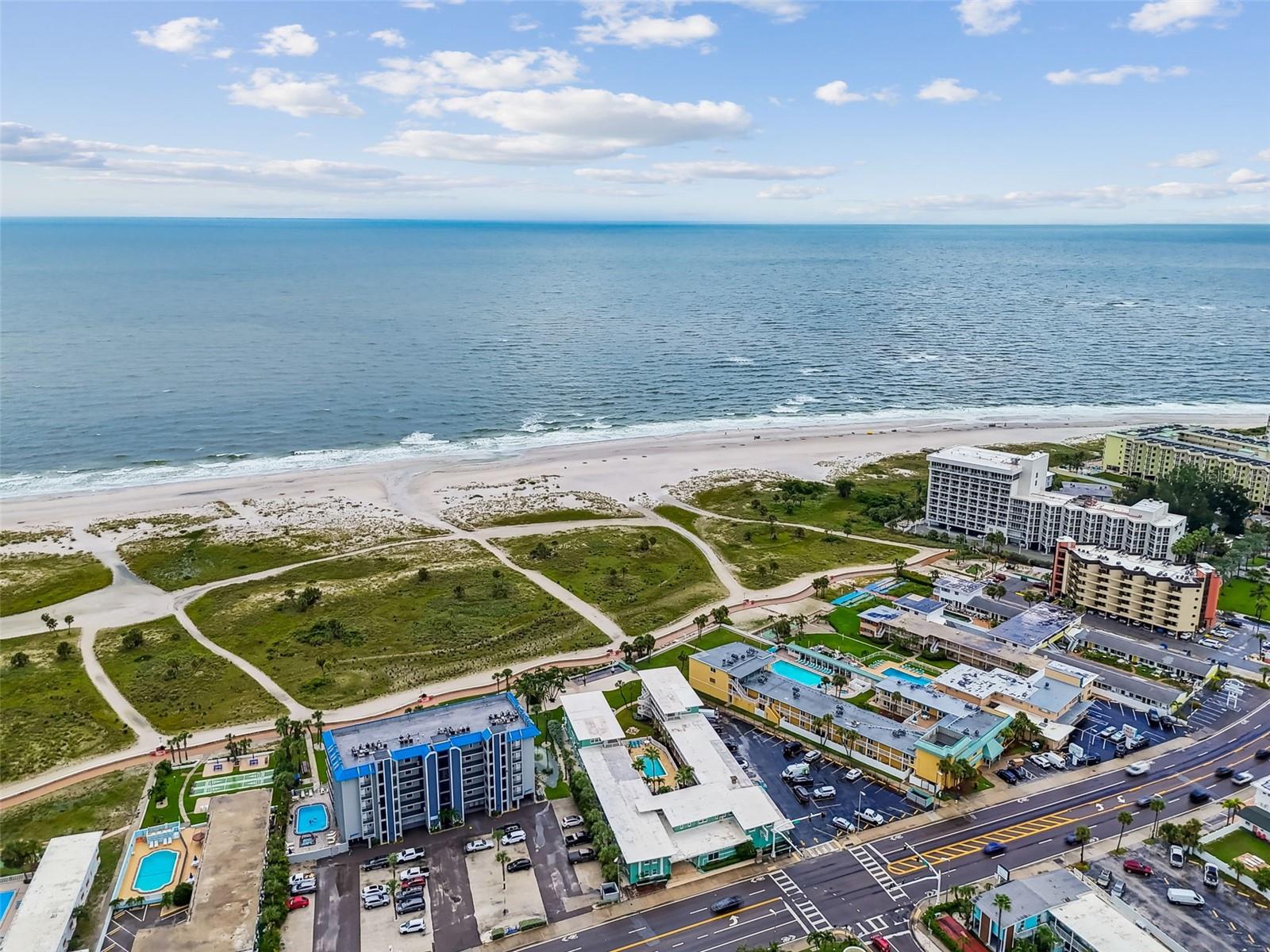 Image 34 of 35 For 11730 Gulf Boulevard 32