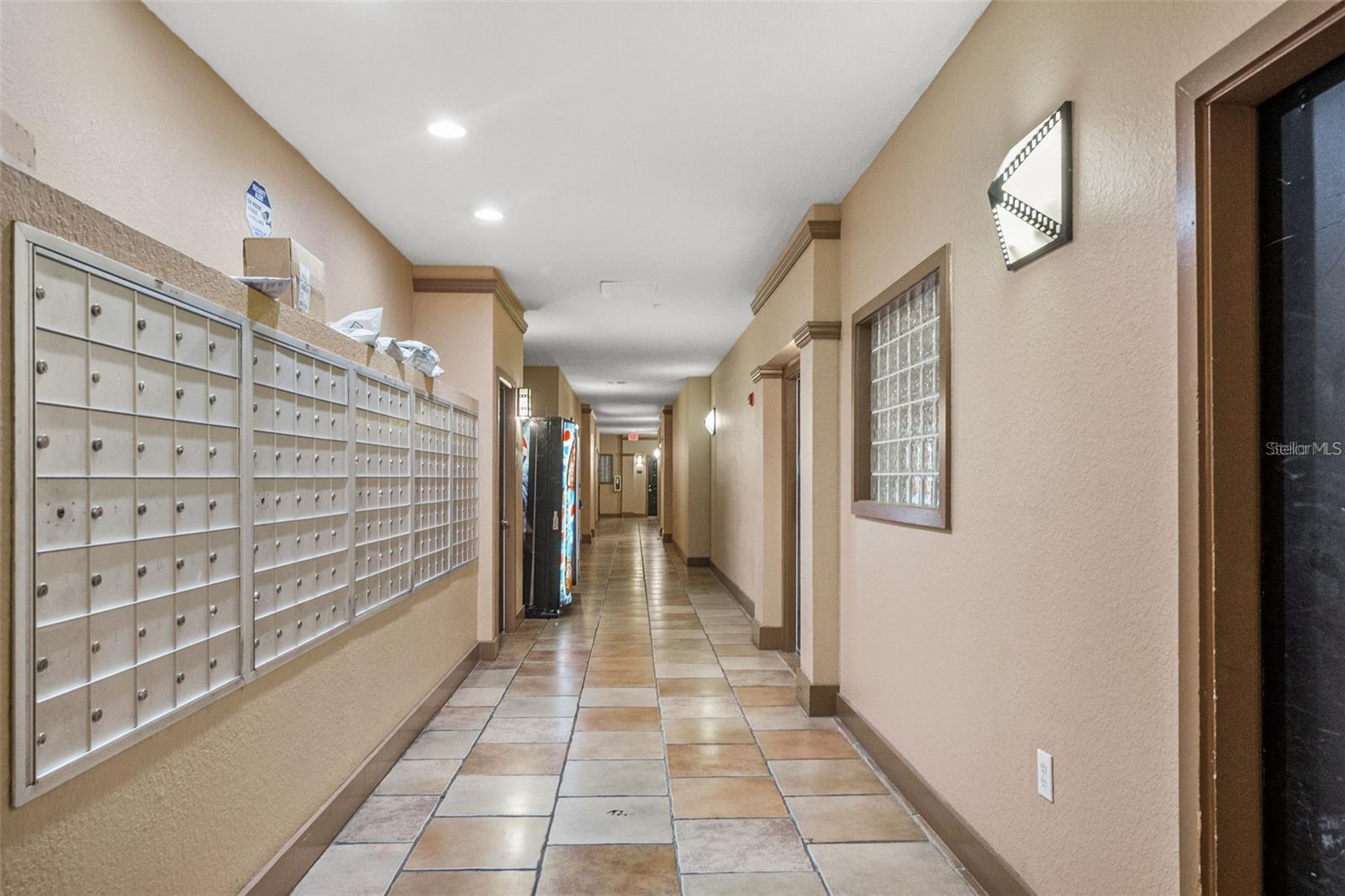 Image 21 of 25 For 4221 Spruce Street 2423