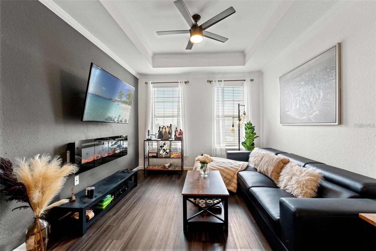 Image 3 of 25 For 4221 Spruce Street 2423