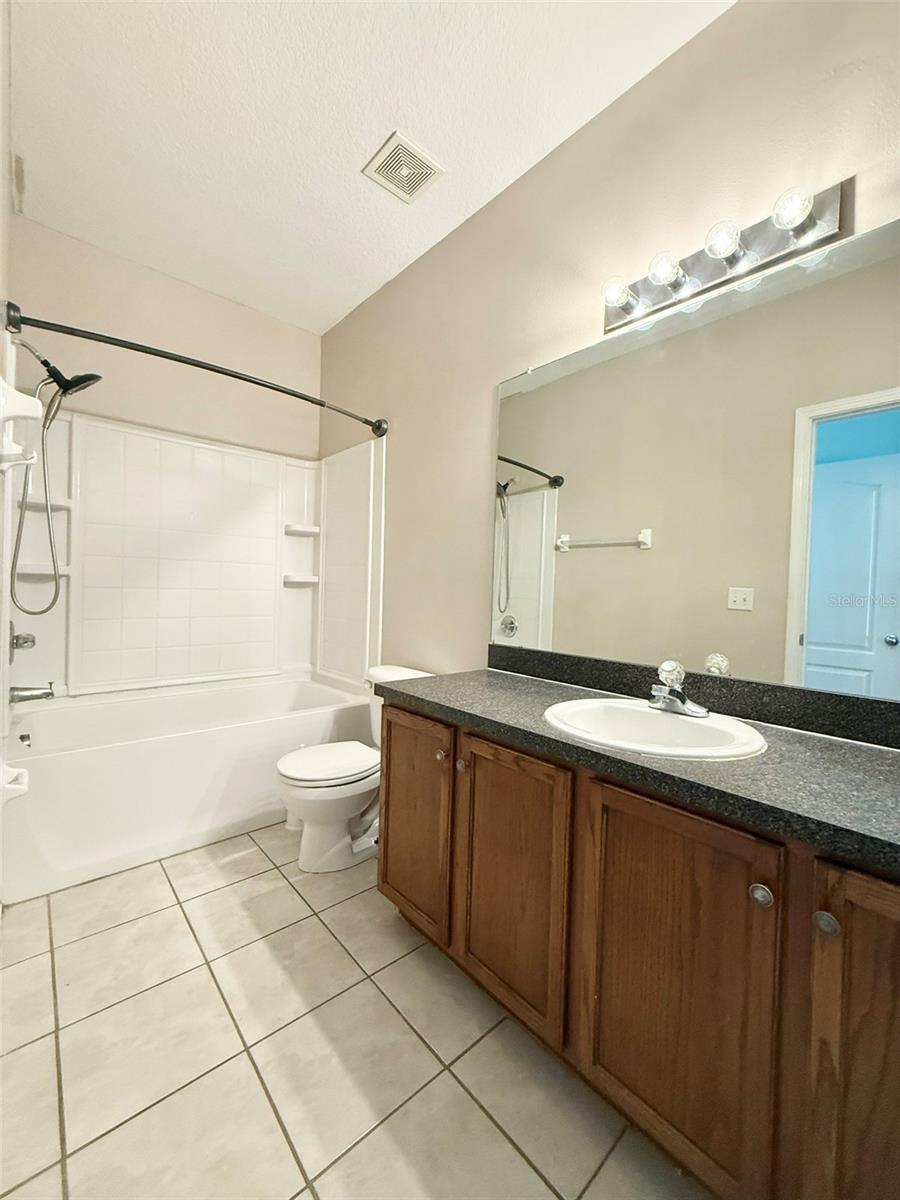 Image 14 of 35 For 15922 Fishhawk Creek Lane