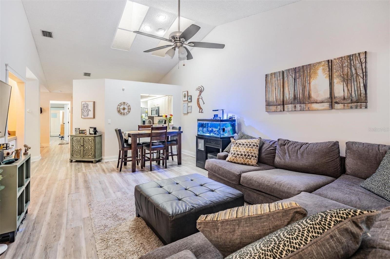 Image 13 of 43 For 2460 Alhambra Street