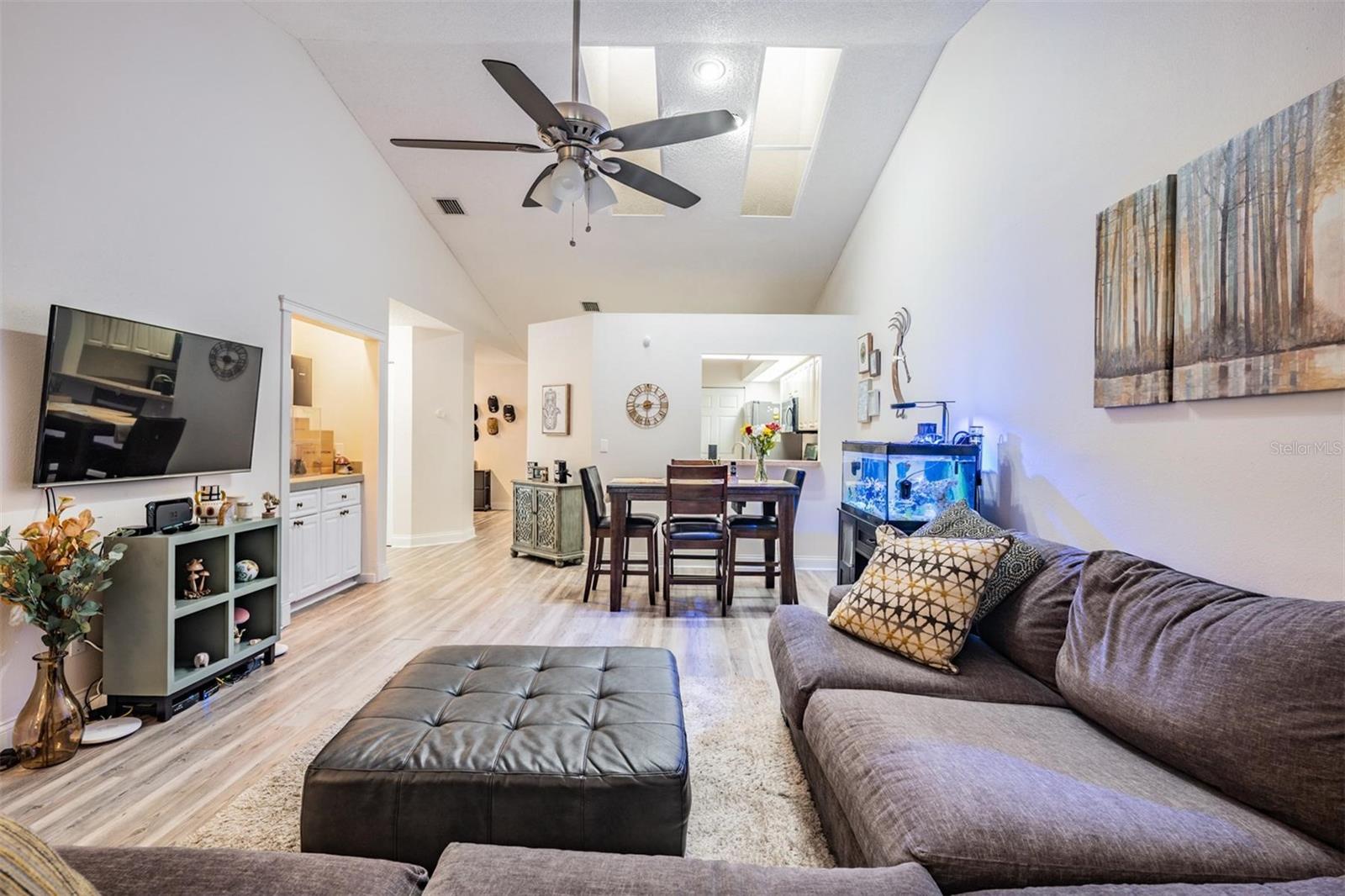 Image 14 of 43 For 2460 Alhambra Street