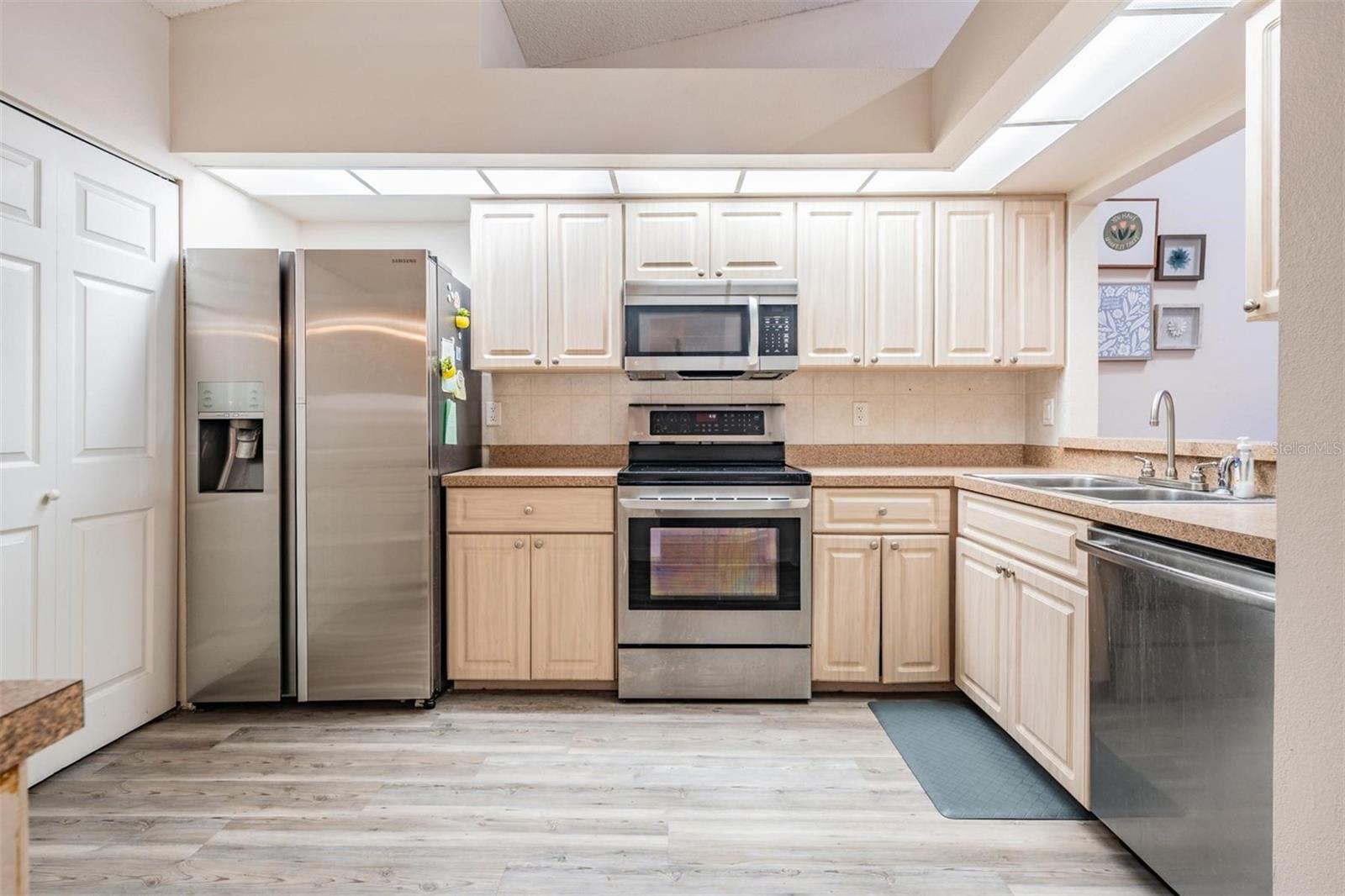 Image 15 of 43 For 2460 Alhambra Street