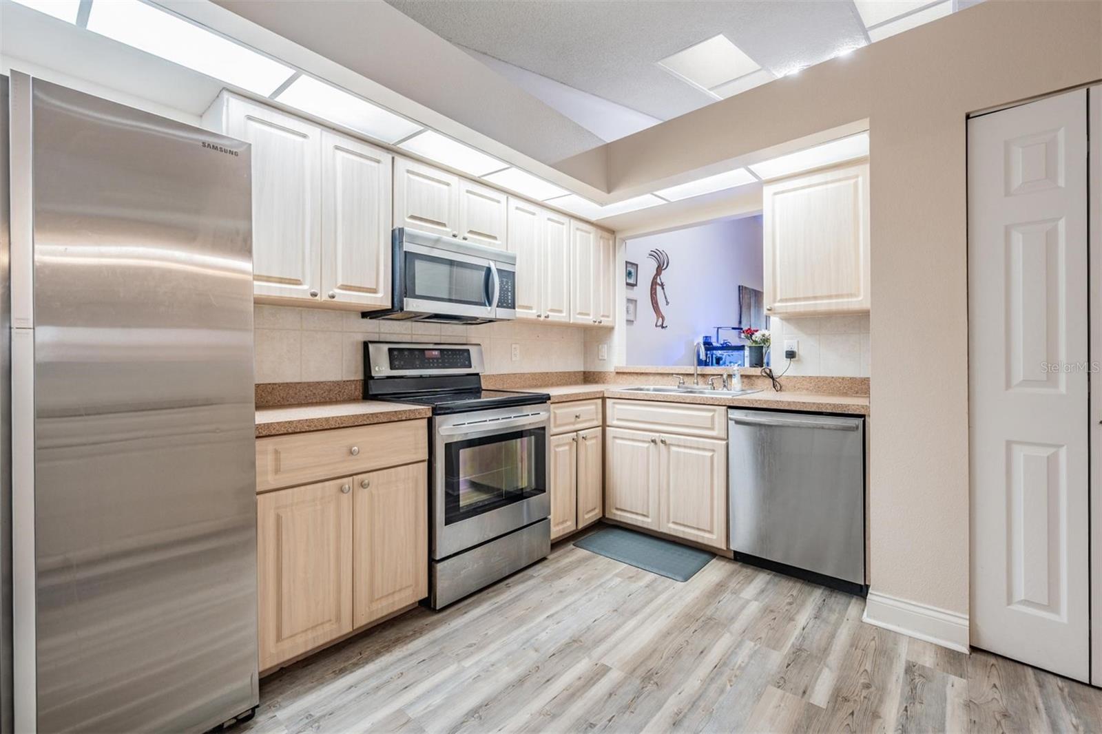 Image 16 of 43 For 2460 Alhambra Street