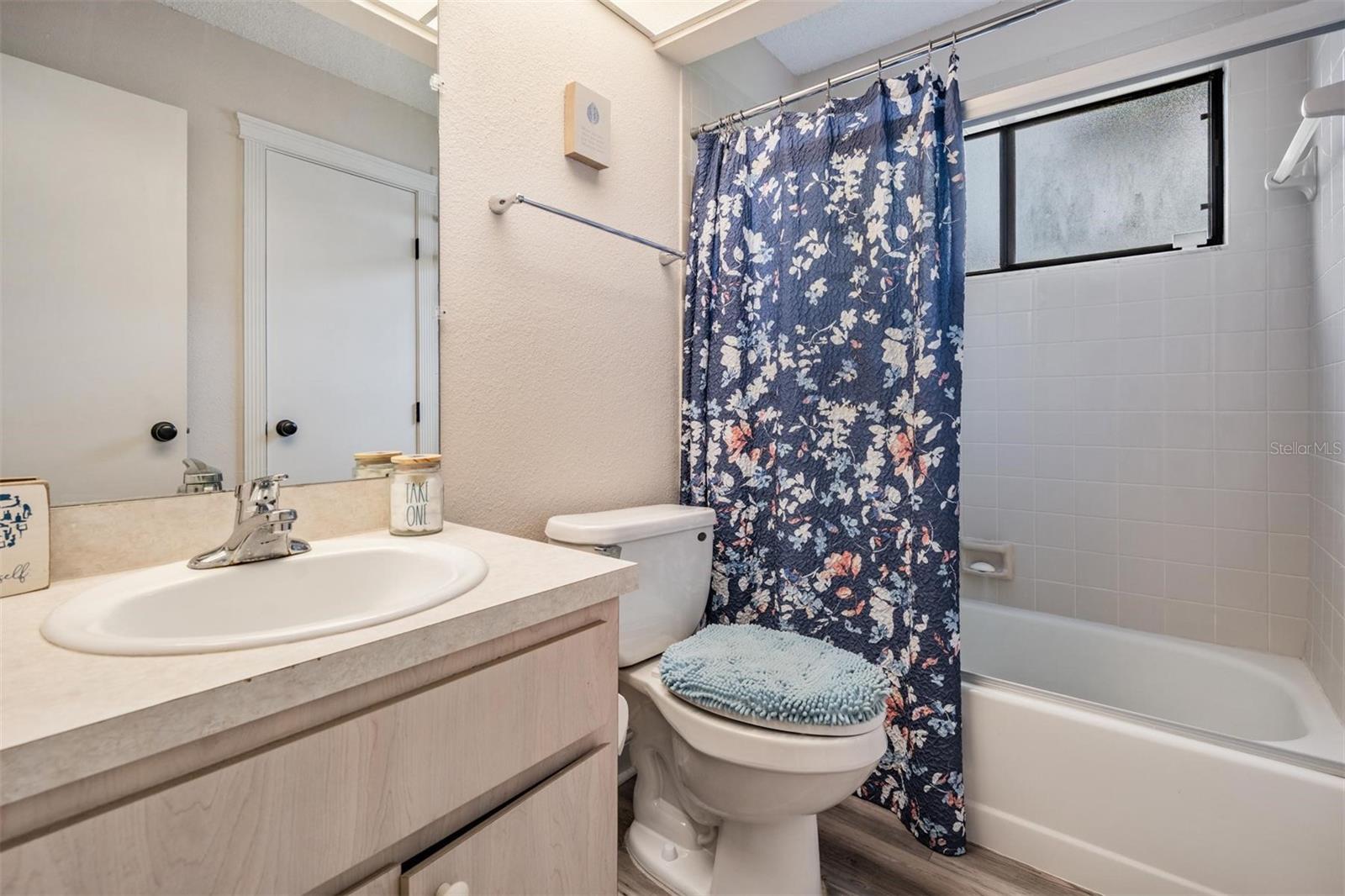 Image 20 of 43 For 2460 Alhambra Street