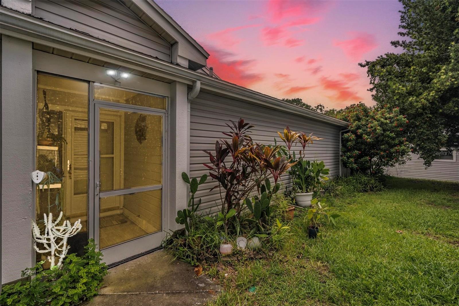 Image 4 of 43 For 2460 Alhambra Street