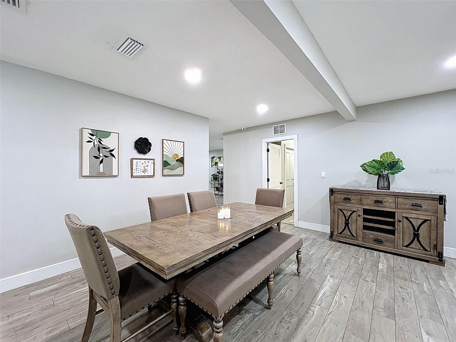 Image 17 of 31 For 1566 Woodfield Court