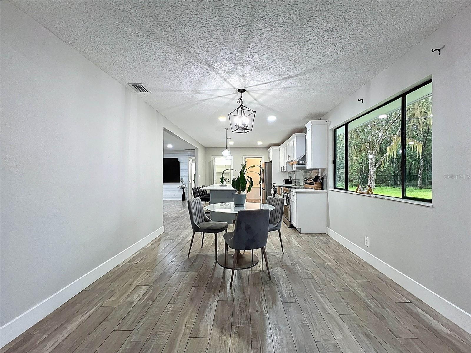 Image 19 of 31 For 1566 Woodfield Court