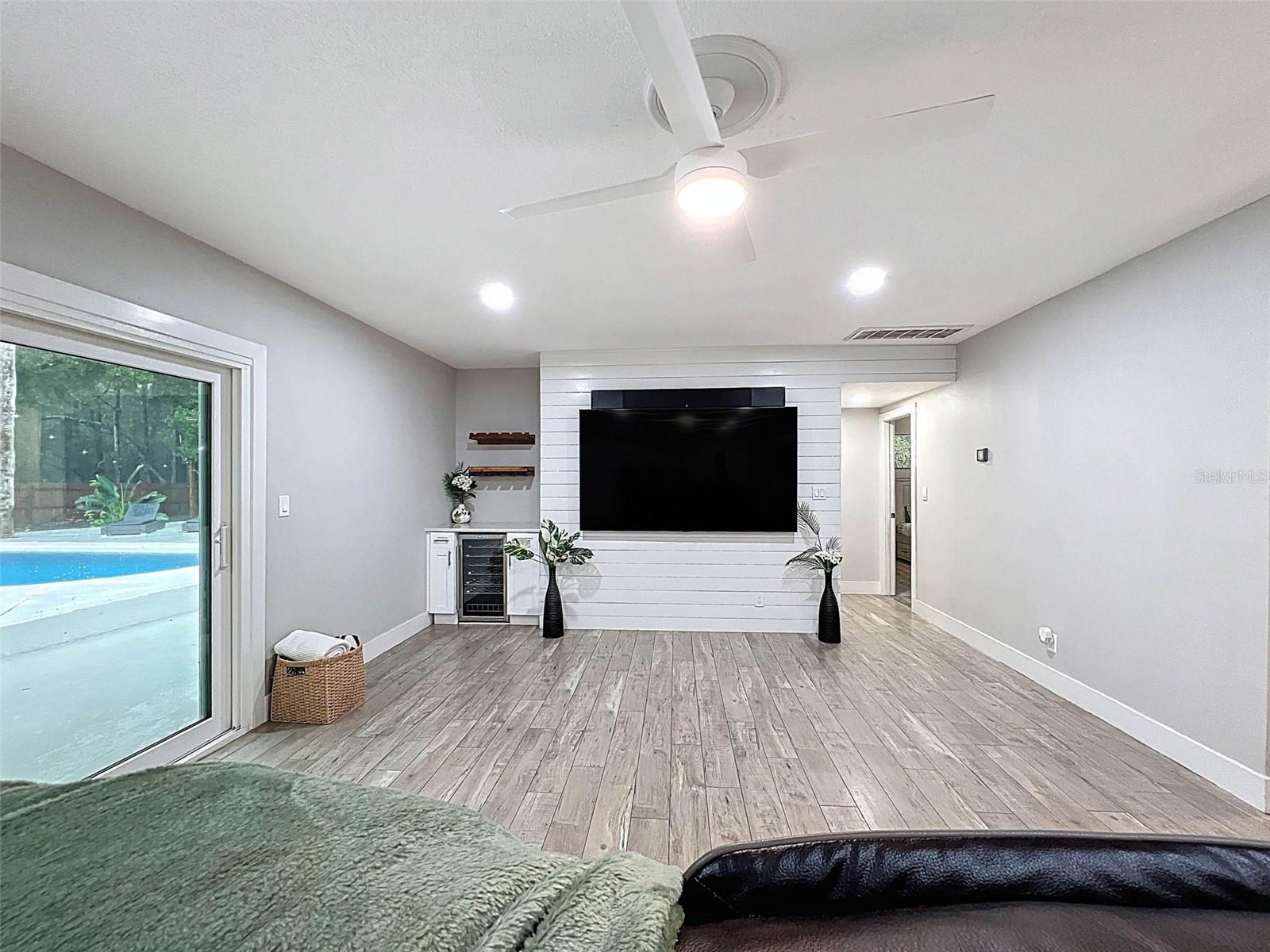 Image 20 of 31 For 1566 Woodfield Court