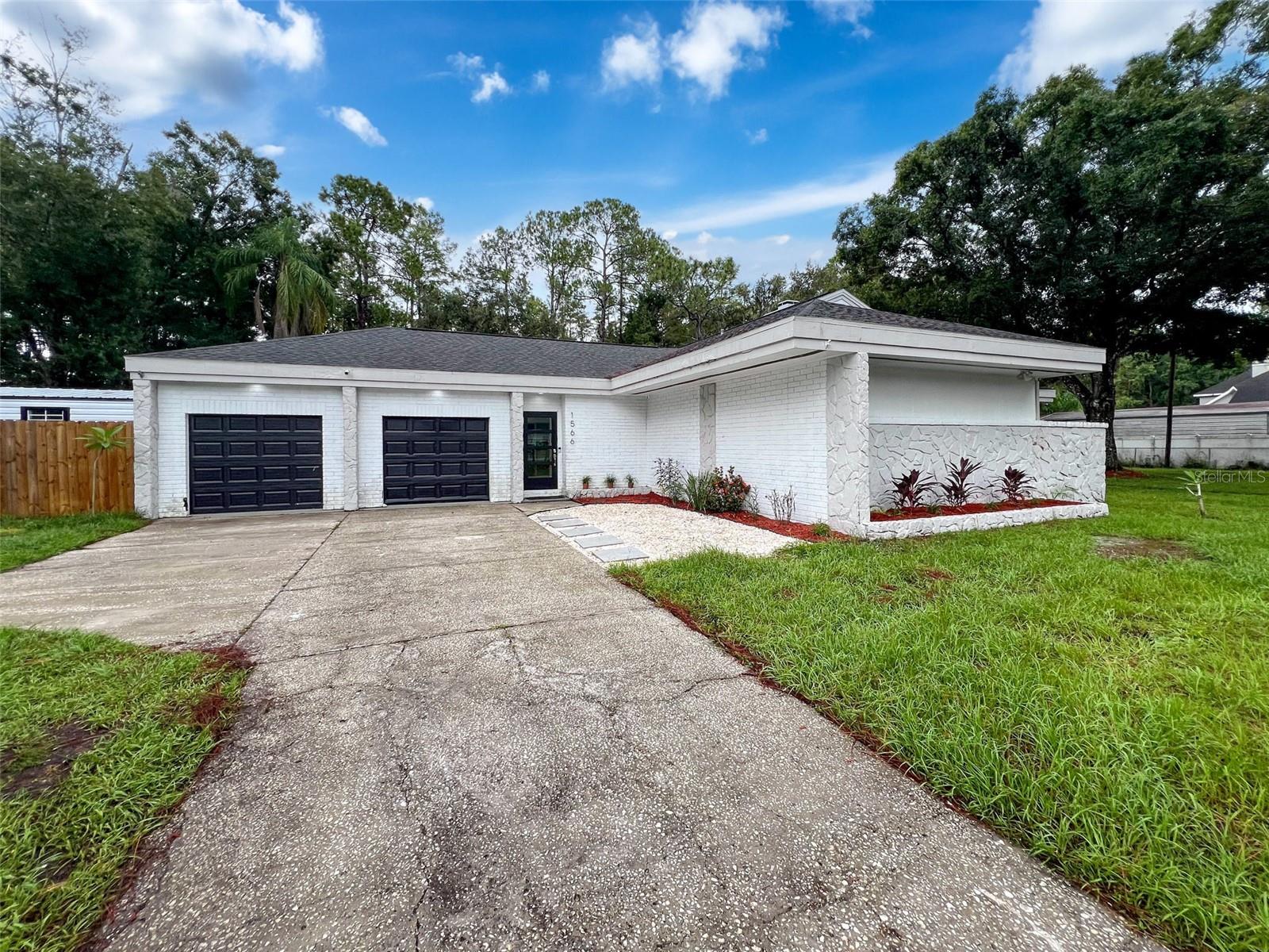 Image 3 of 31 For 1566 Woodfield Court