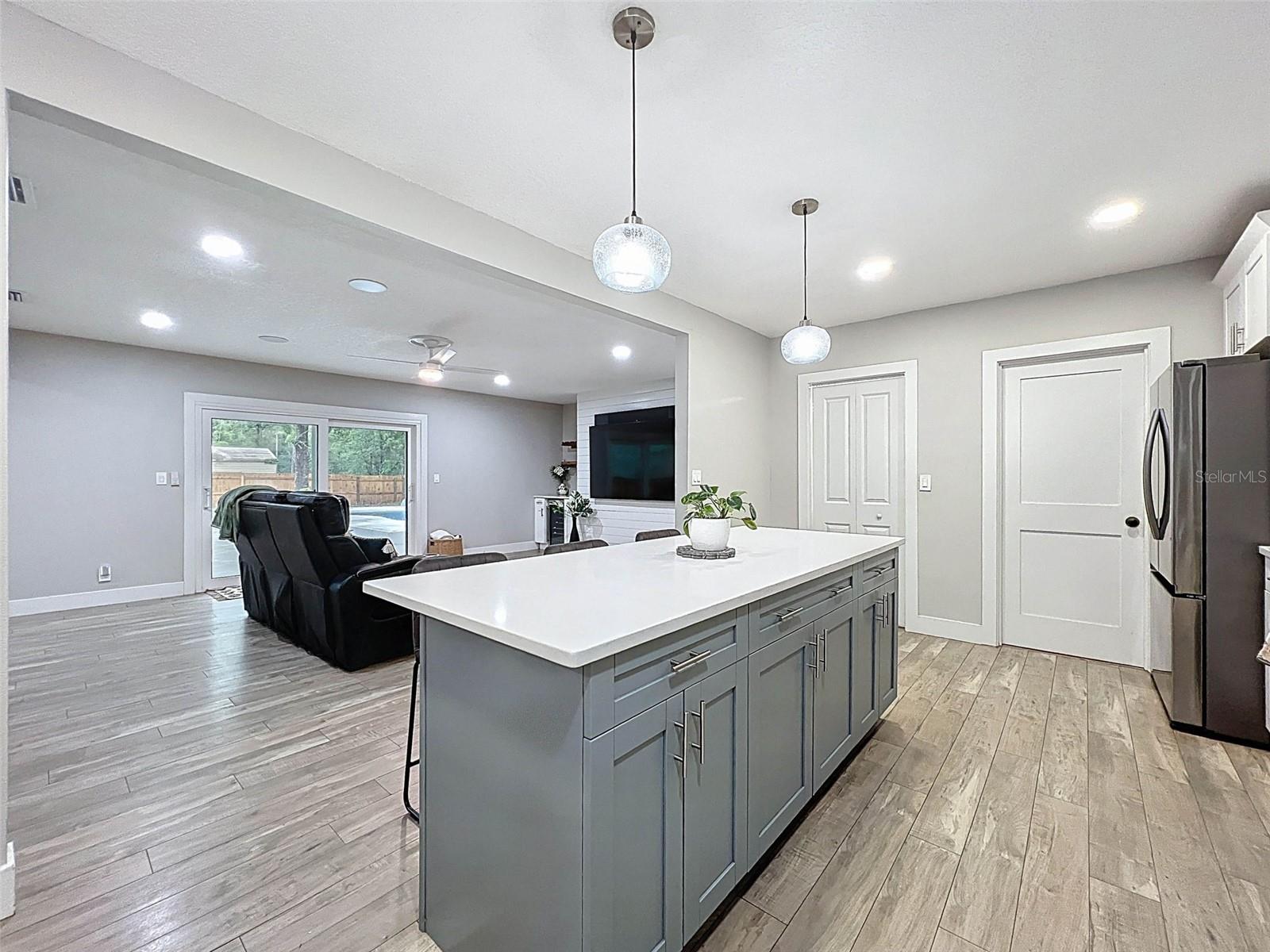 Image 32 of 40 For 1566 Woodfield Court