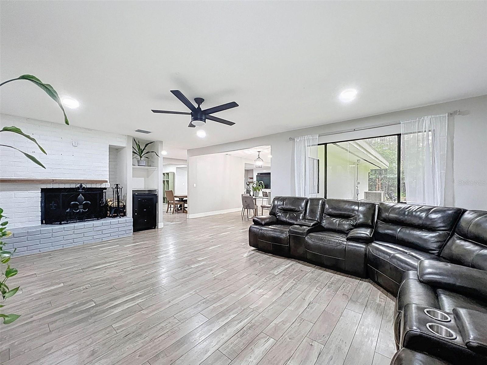 Image 35 of 40 For 1566 Woodfield Court