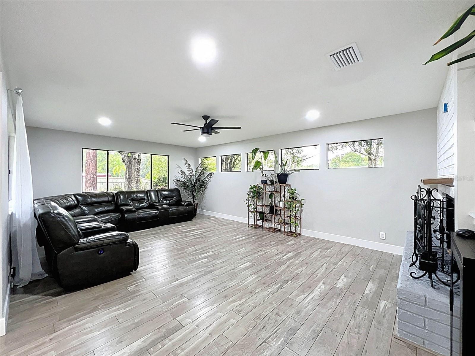 Image 37 of 40 For 1566 Woodfield Court