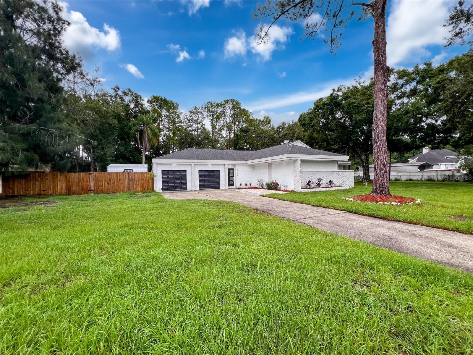 Image 4 of 31 For 1566 Woodfield Court