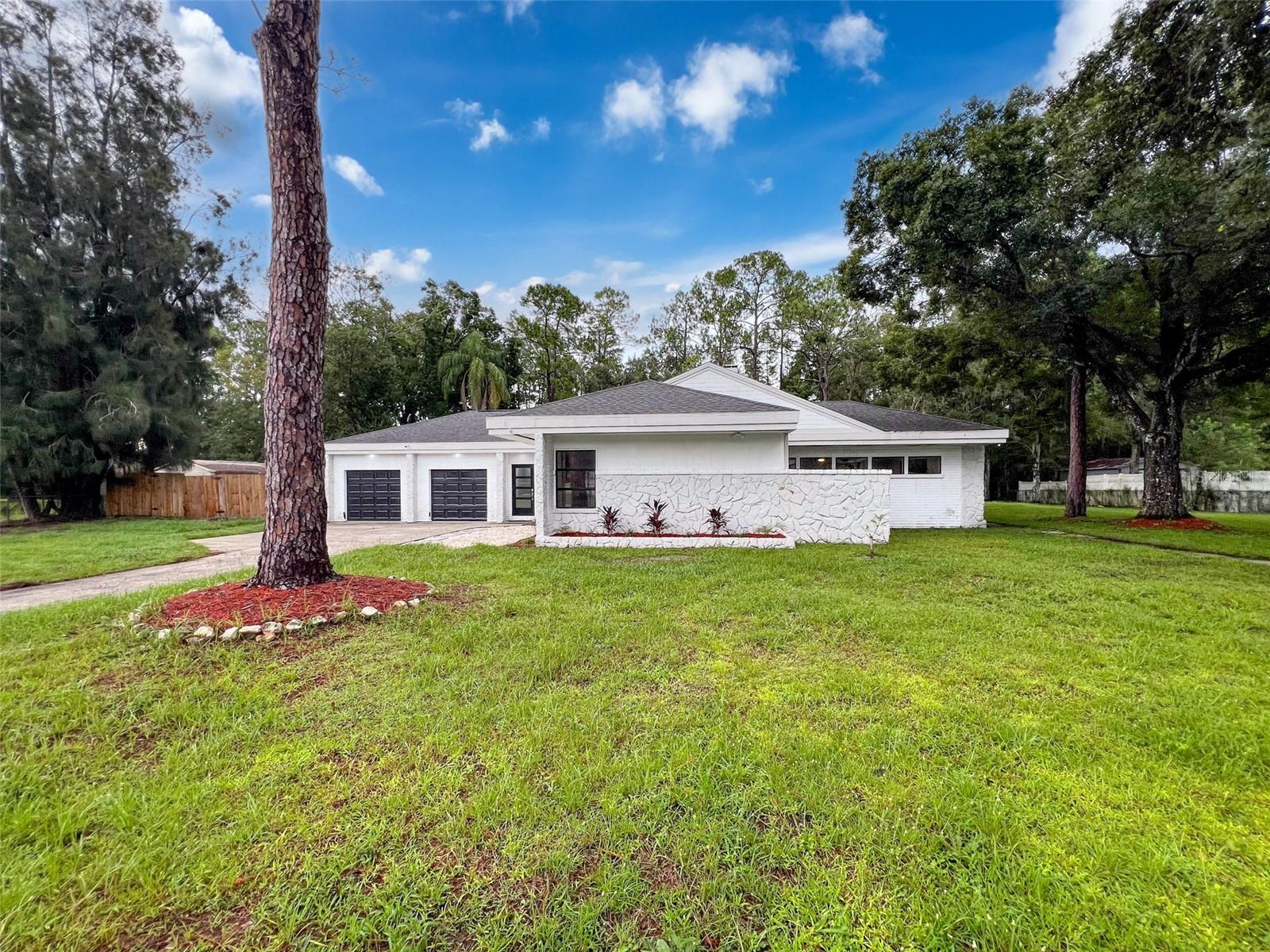 Image 5 of 31 For 1566 Woodfield Court