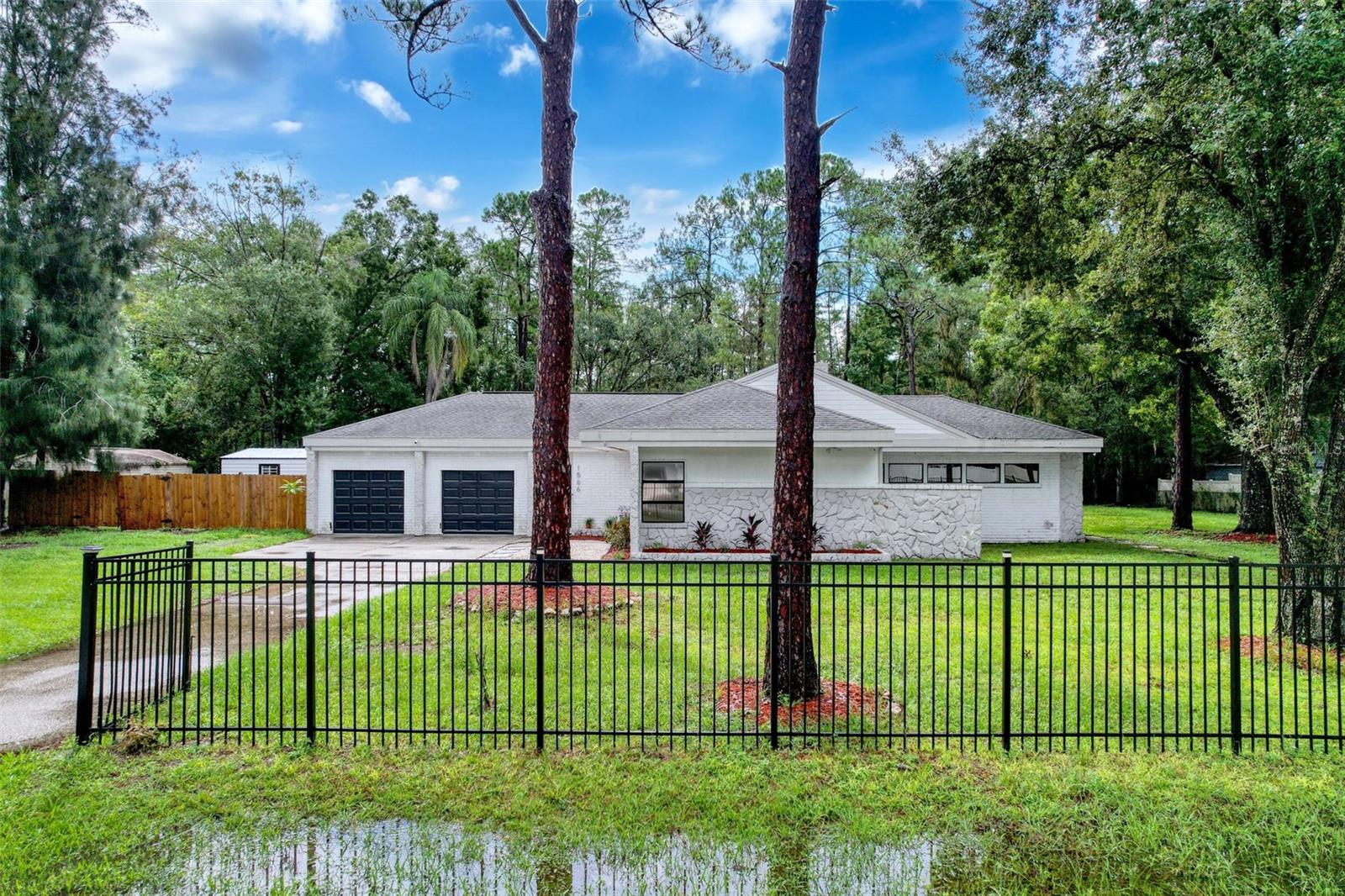 Image 6 of 31 For 1566 Woodfield Court