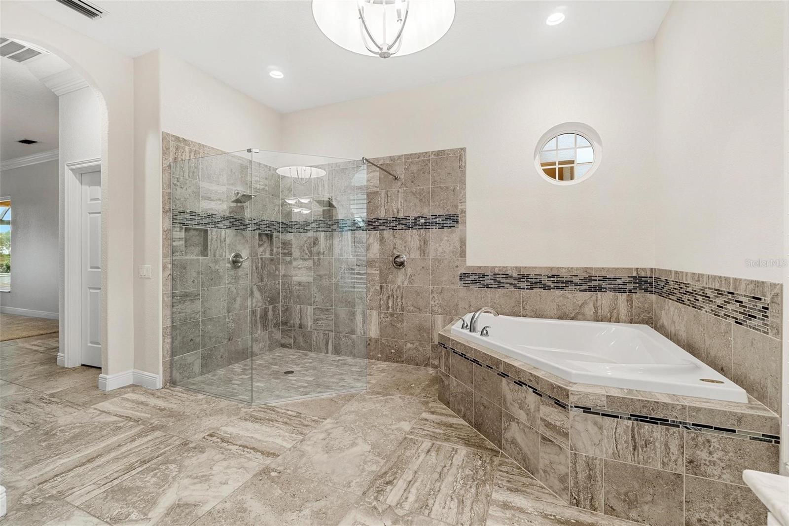 Image 29 of 56 For 10521 Bermuda Isle Drive