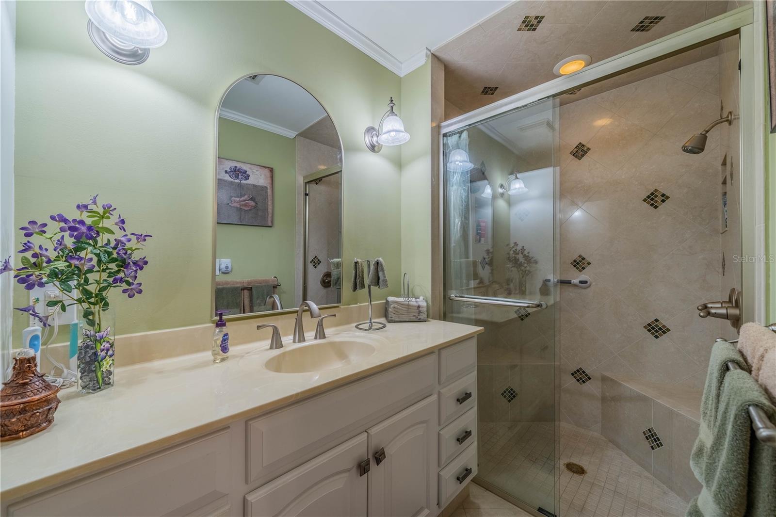 Image 14 of 34 For 2035 Hampstead Circle 275