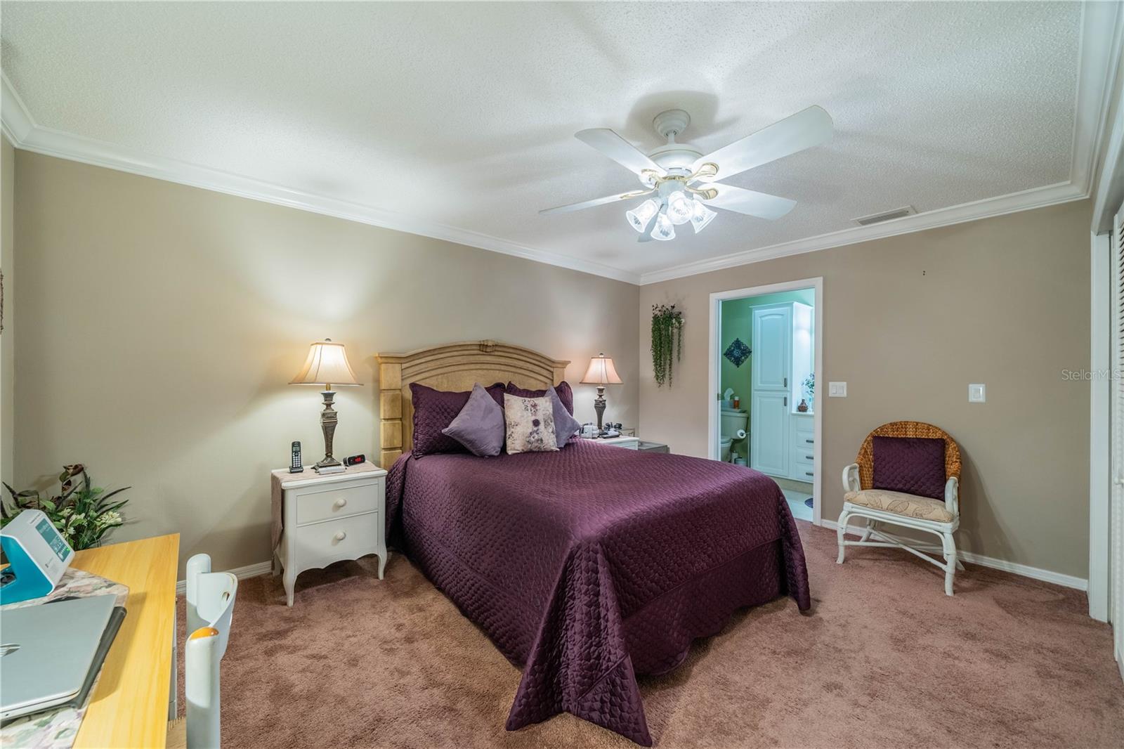 Image 17 of 34 For 2035 Hampstead Circle 275