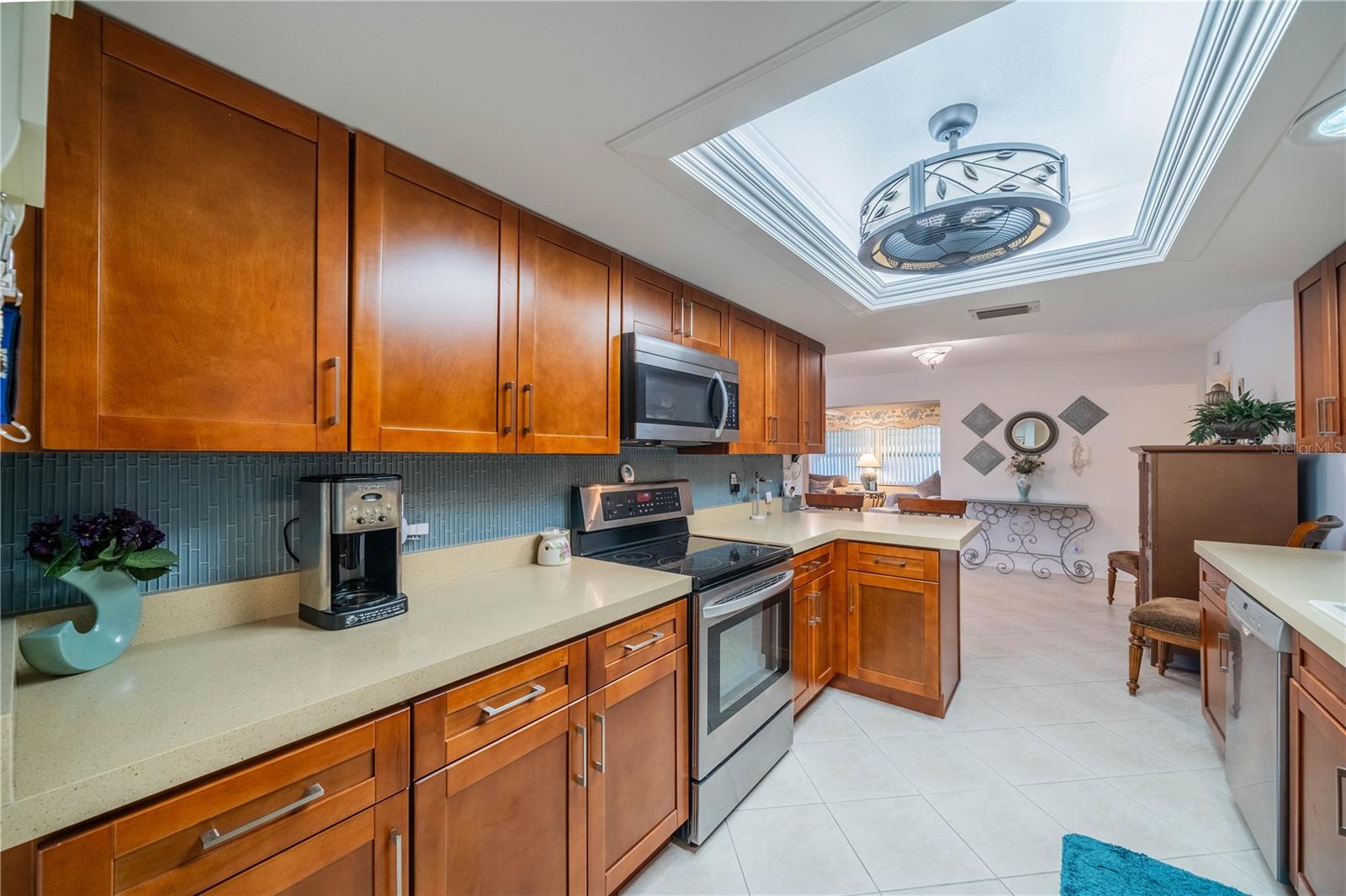 Image 19 of 34 For 2035 Hampstead Circle 275