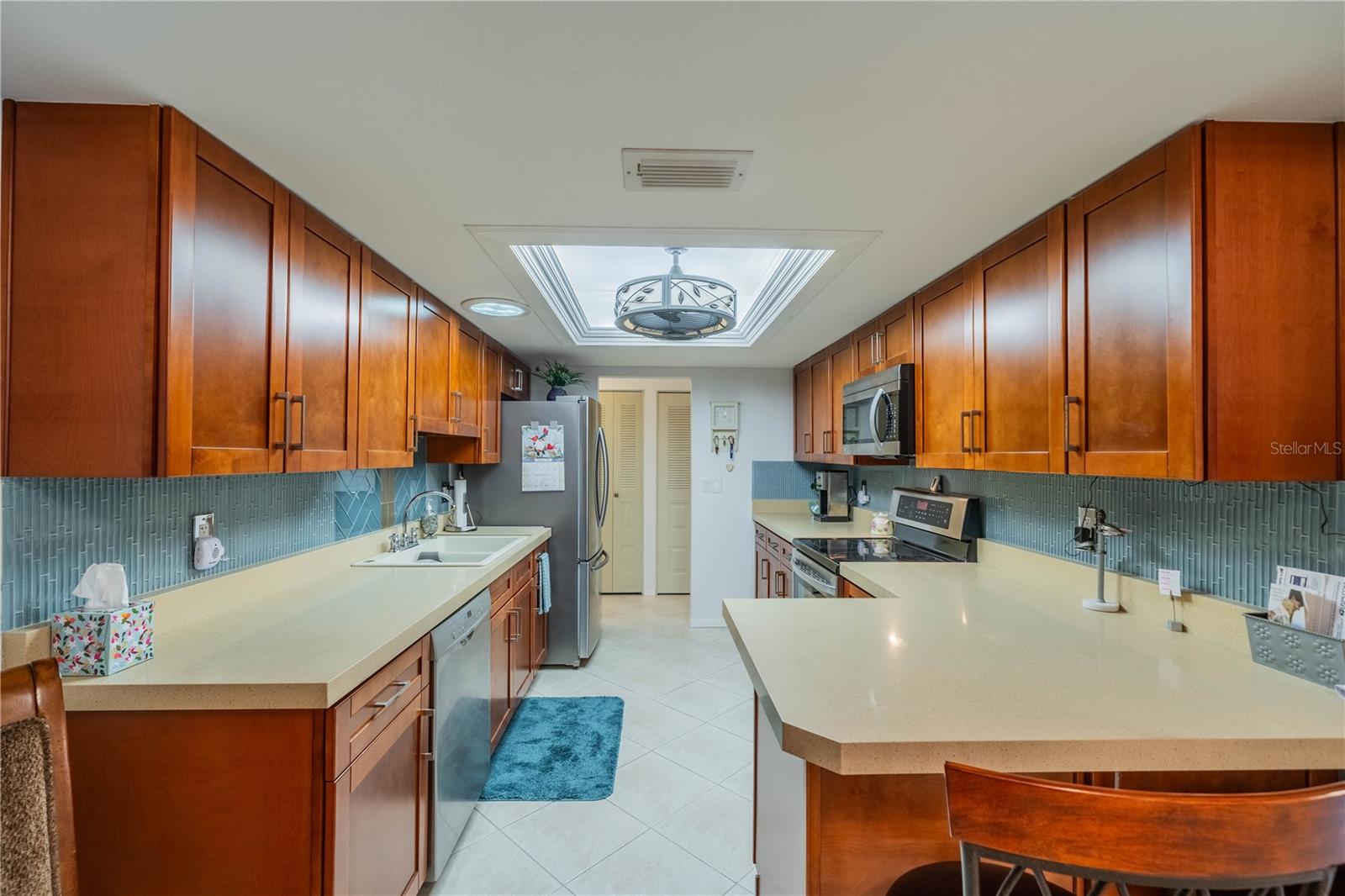 Image 22 of 34 For 2035 Hampstead Circle 275