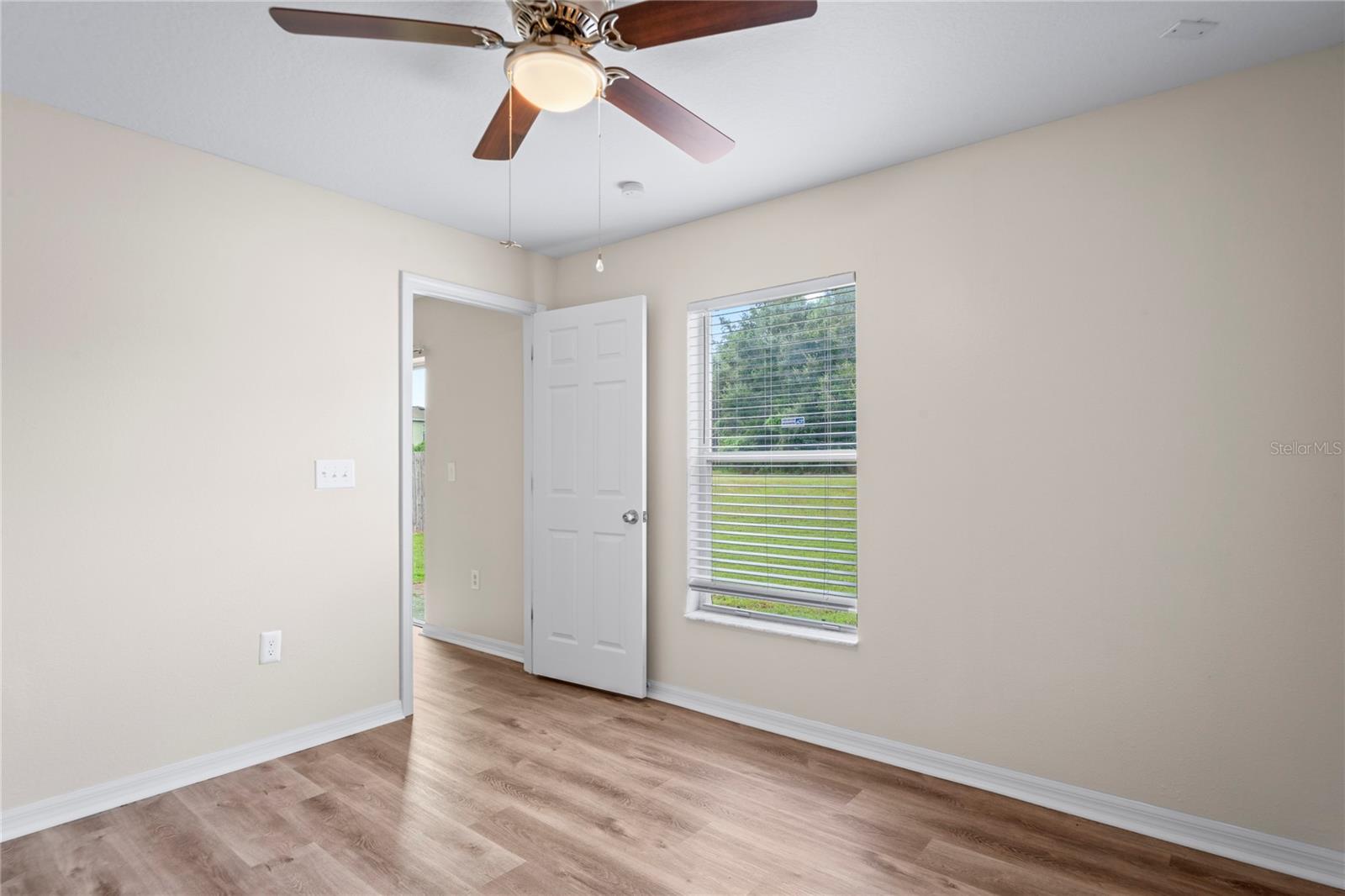 Image 17 of 26 For 1867 Holton Road