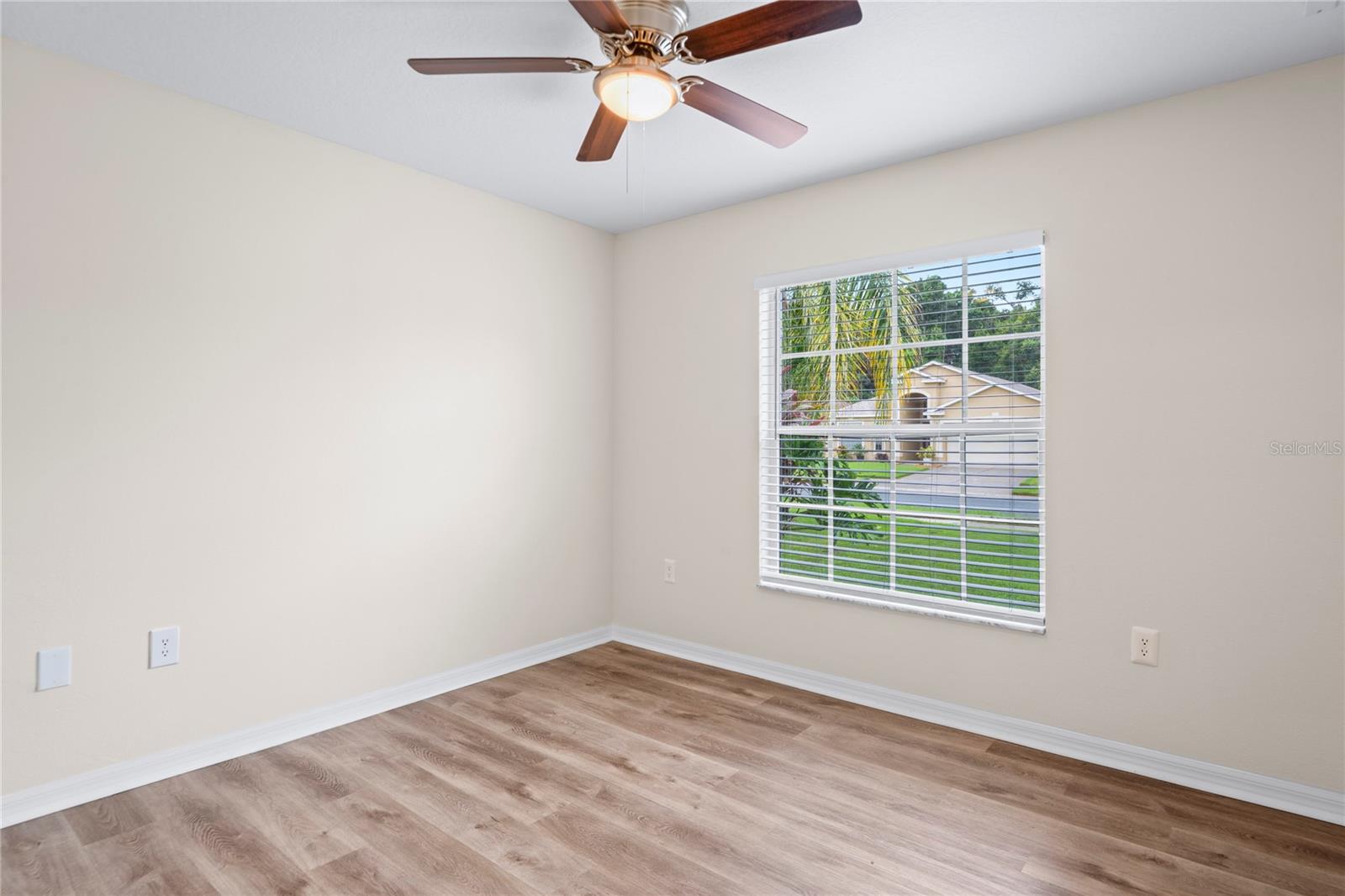 Image 18 of 26 For 1867 Holton Road