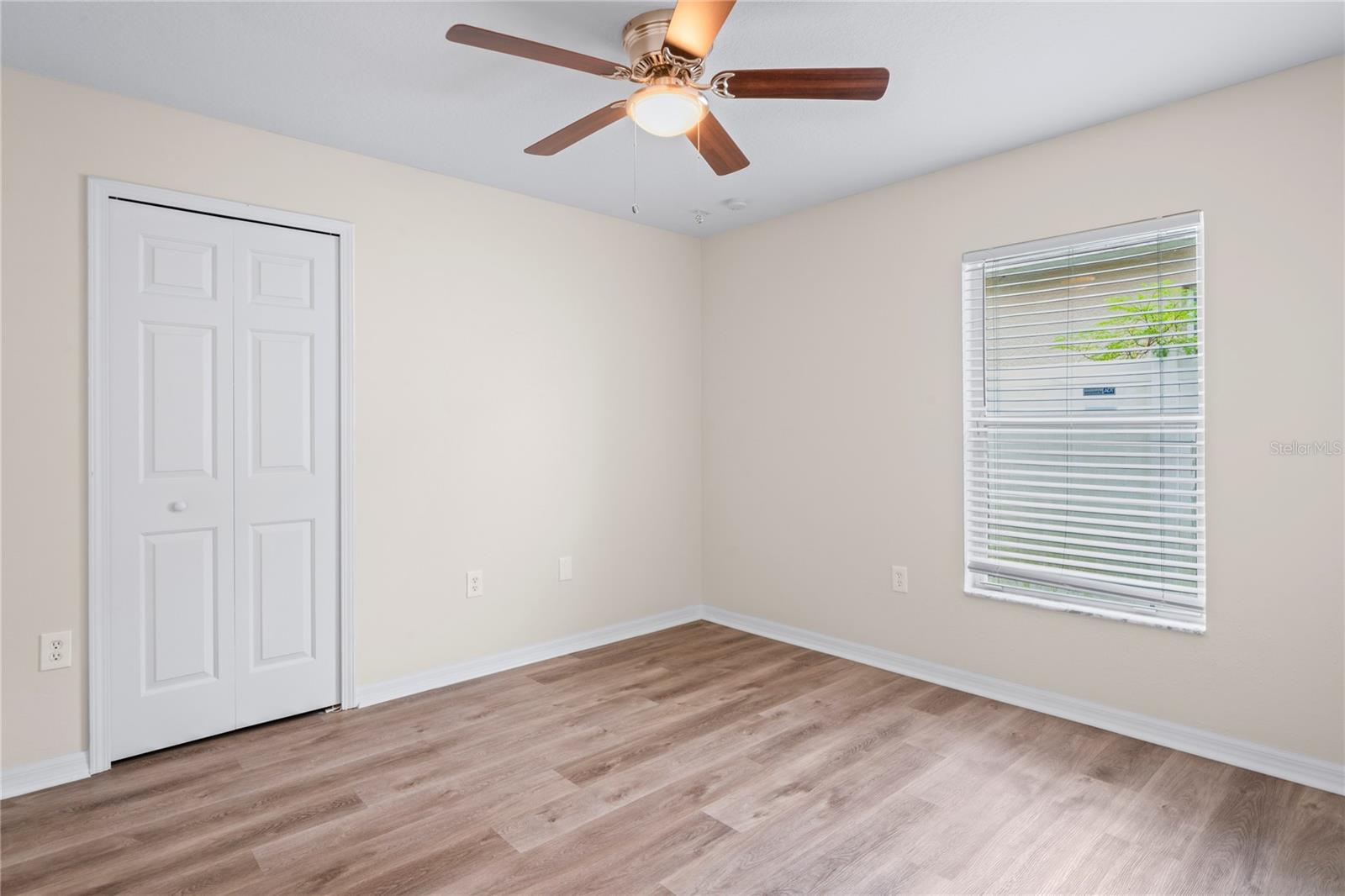 Image 21 of 26 For 1867 Holton Road