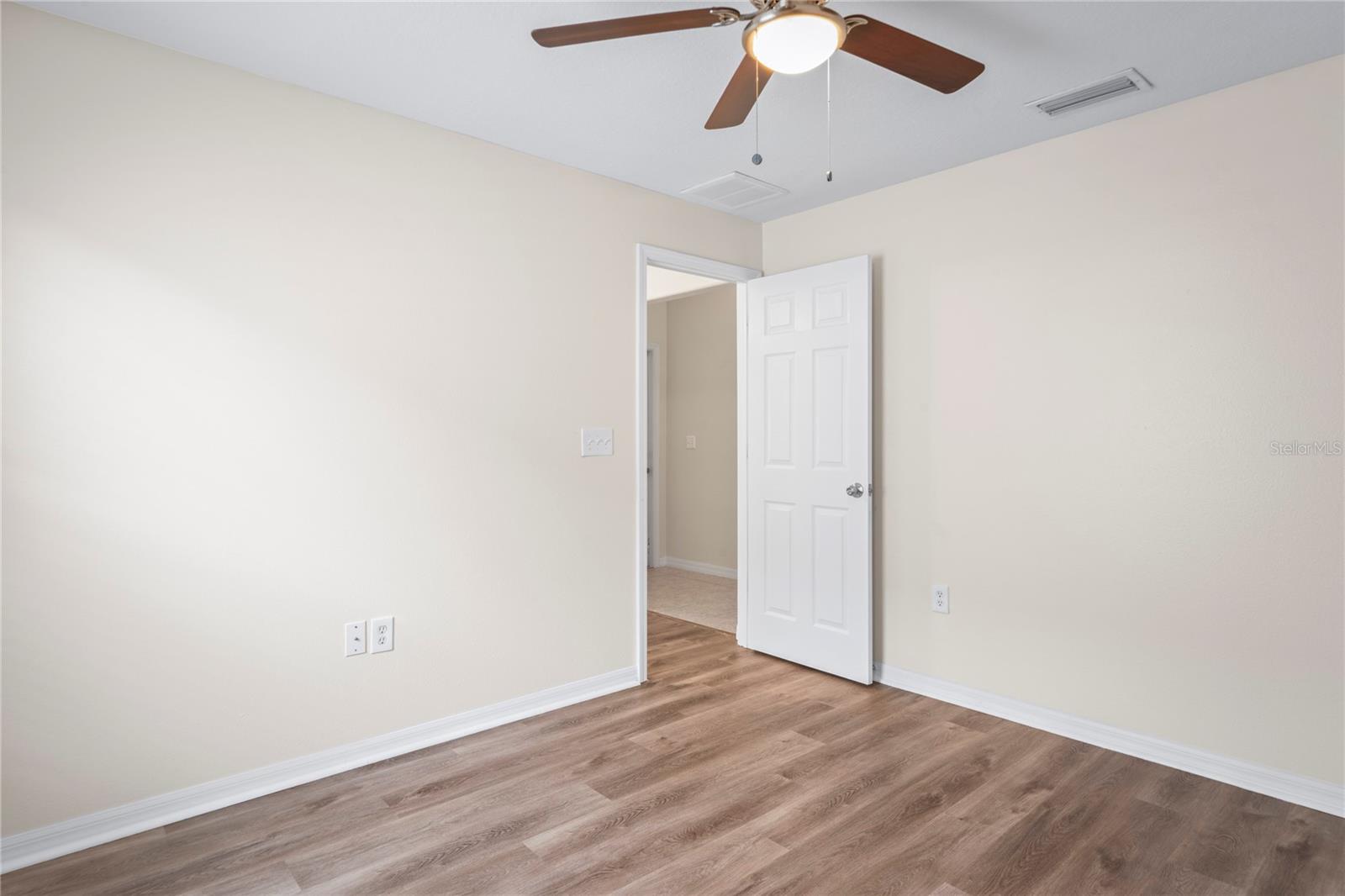 Image 22 of 26 For 1867 Holton Road
