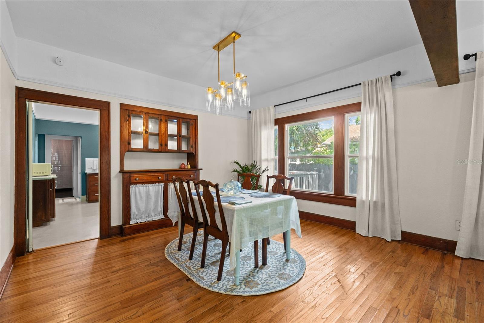 Image 22 of 61 For 847 9th Avenue S