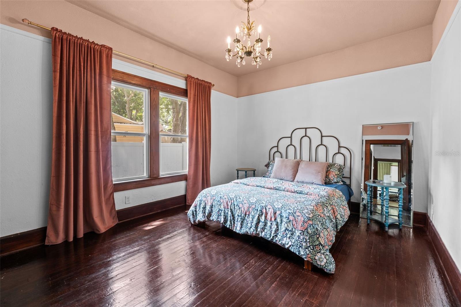 Image 31 of 61 For 847 9th Avenue S