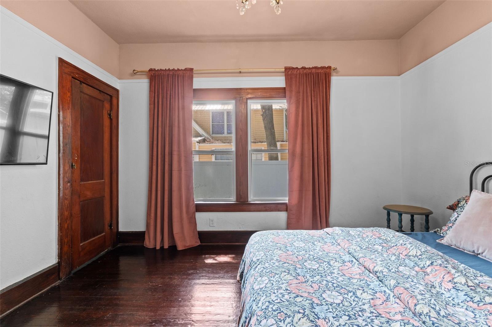 Image 32 of 61 For 847 9th Avenue S