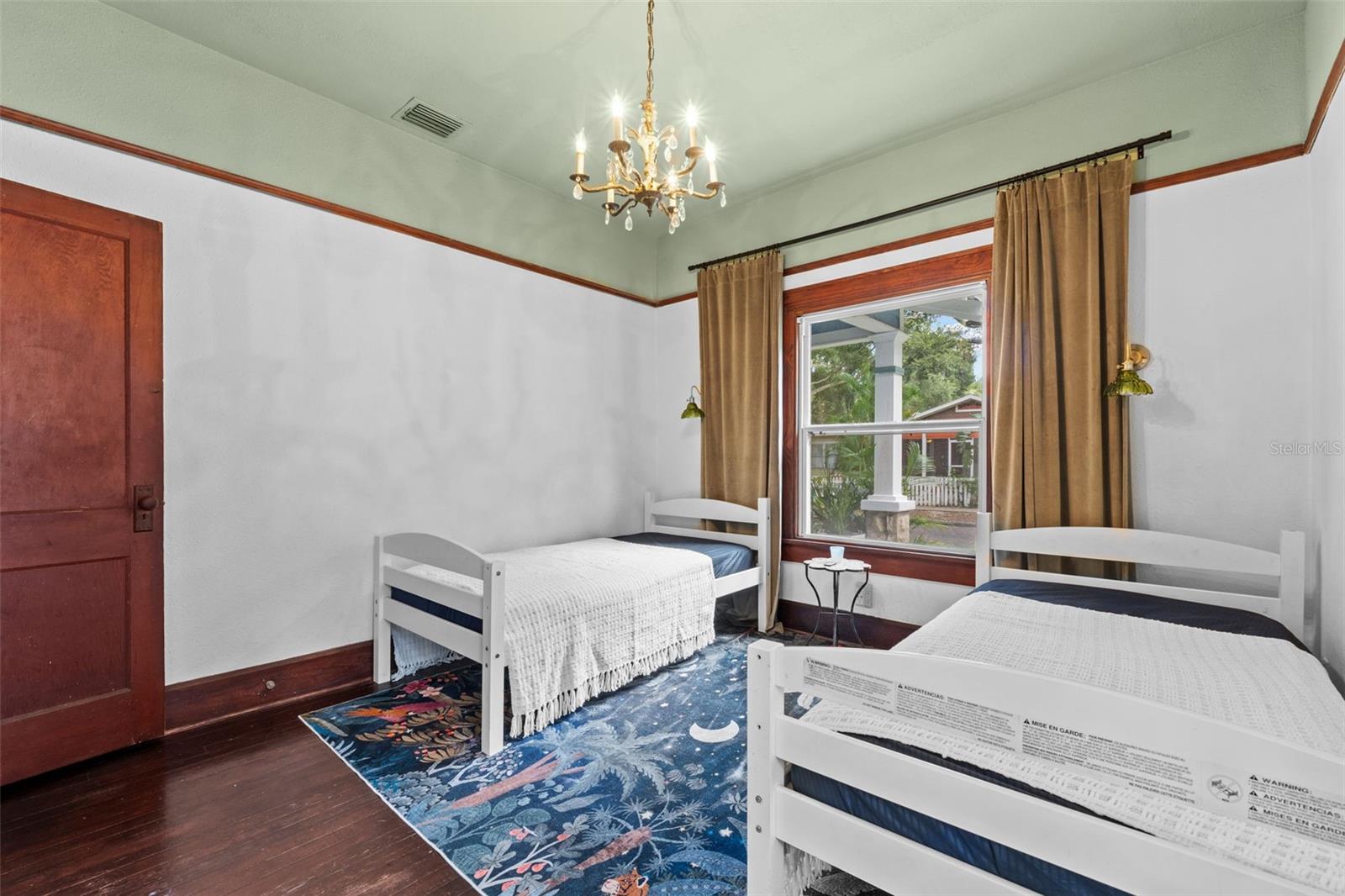 Image 36 of 61 For 847 9th Avenue S