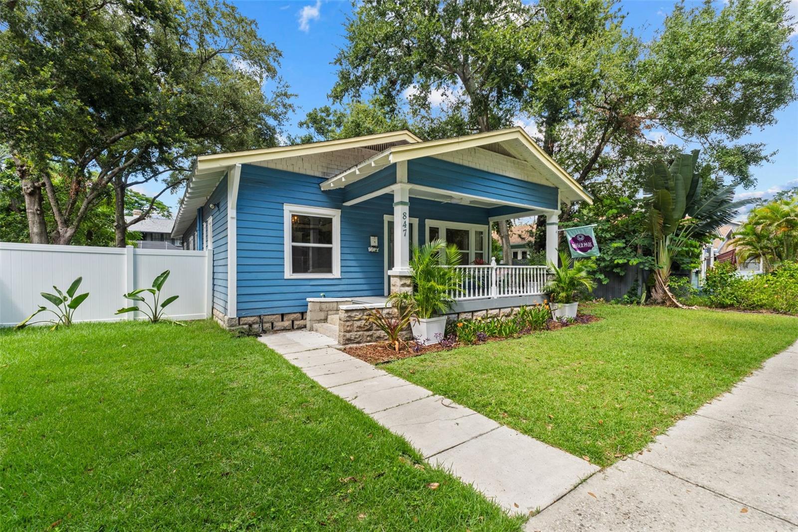 Image 4 of 61 For 847 9th Avenue S