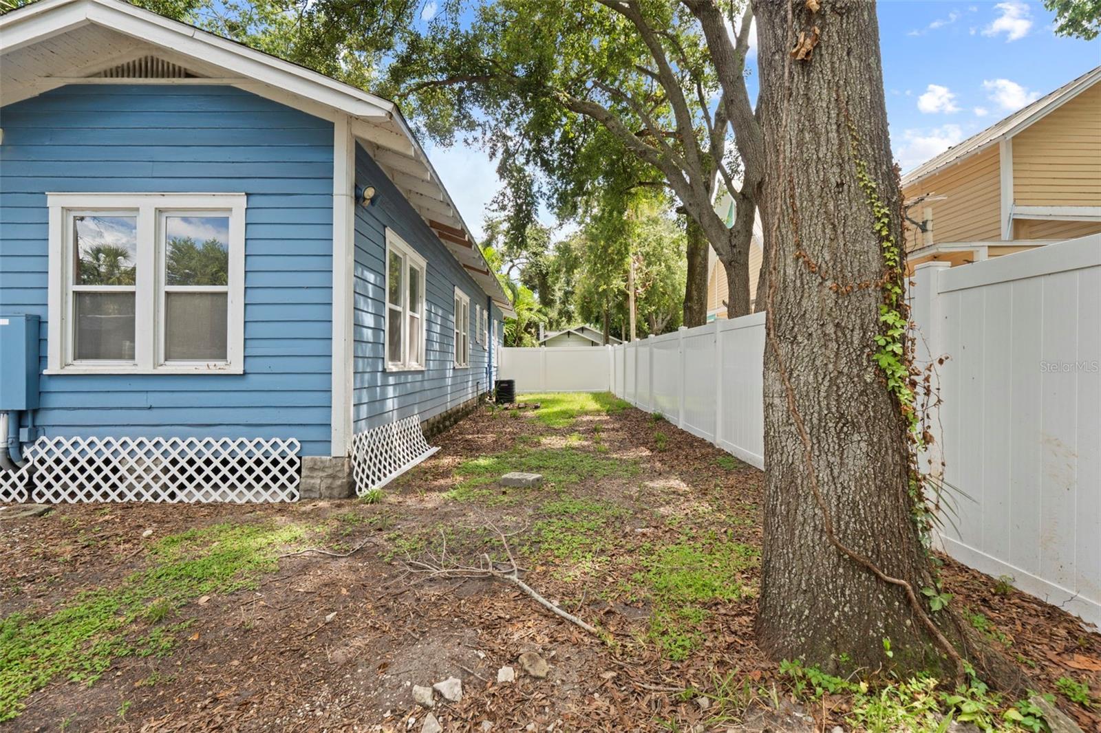 Image 42 of 61 For 847 9th Avenue S