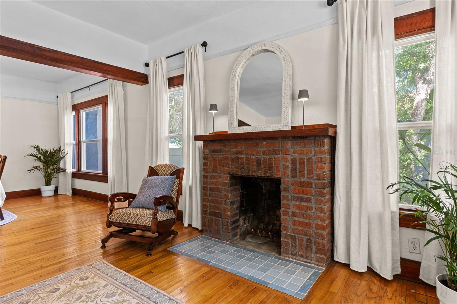 Image 9 of 61 For 847 9th Avenue S