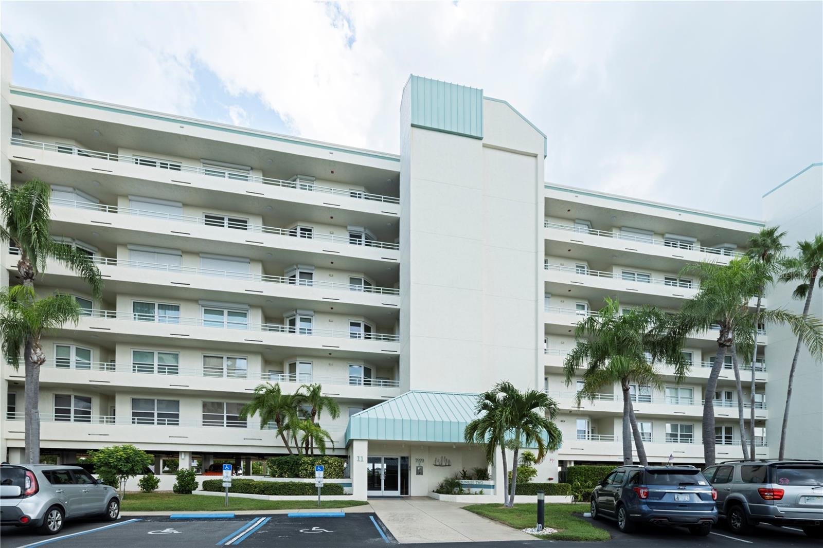 Image 5 of 44 For 7979 Sailboat Key Boulevard S 508