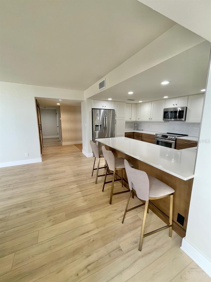 Image 11 of 24 For 1460 Gulf Boulevard 707