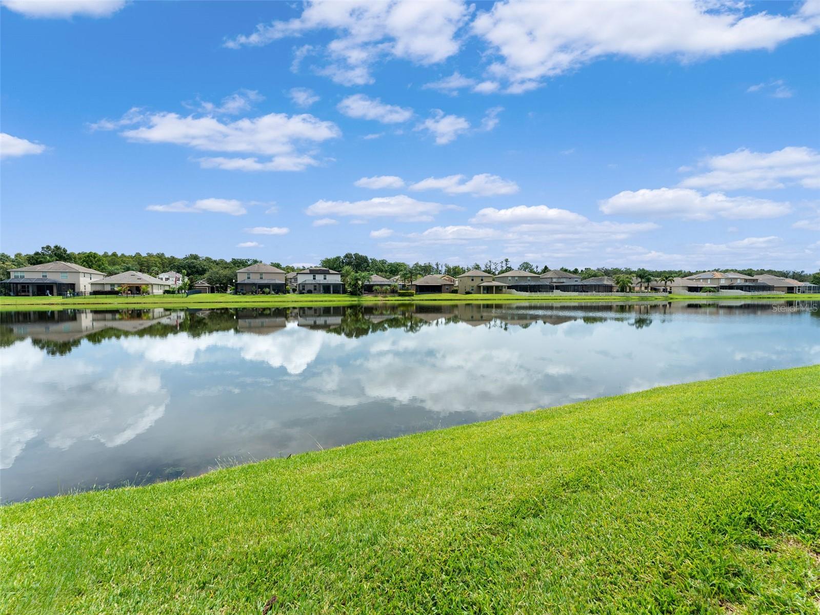Listing photo id 8 for 1342 Ketzal Drive