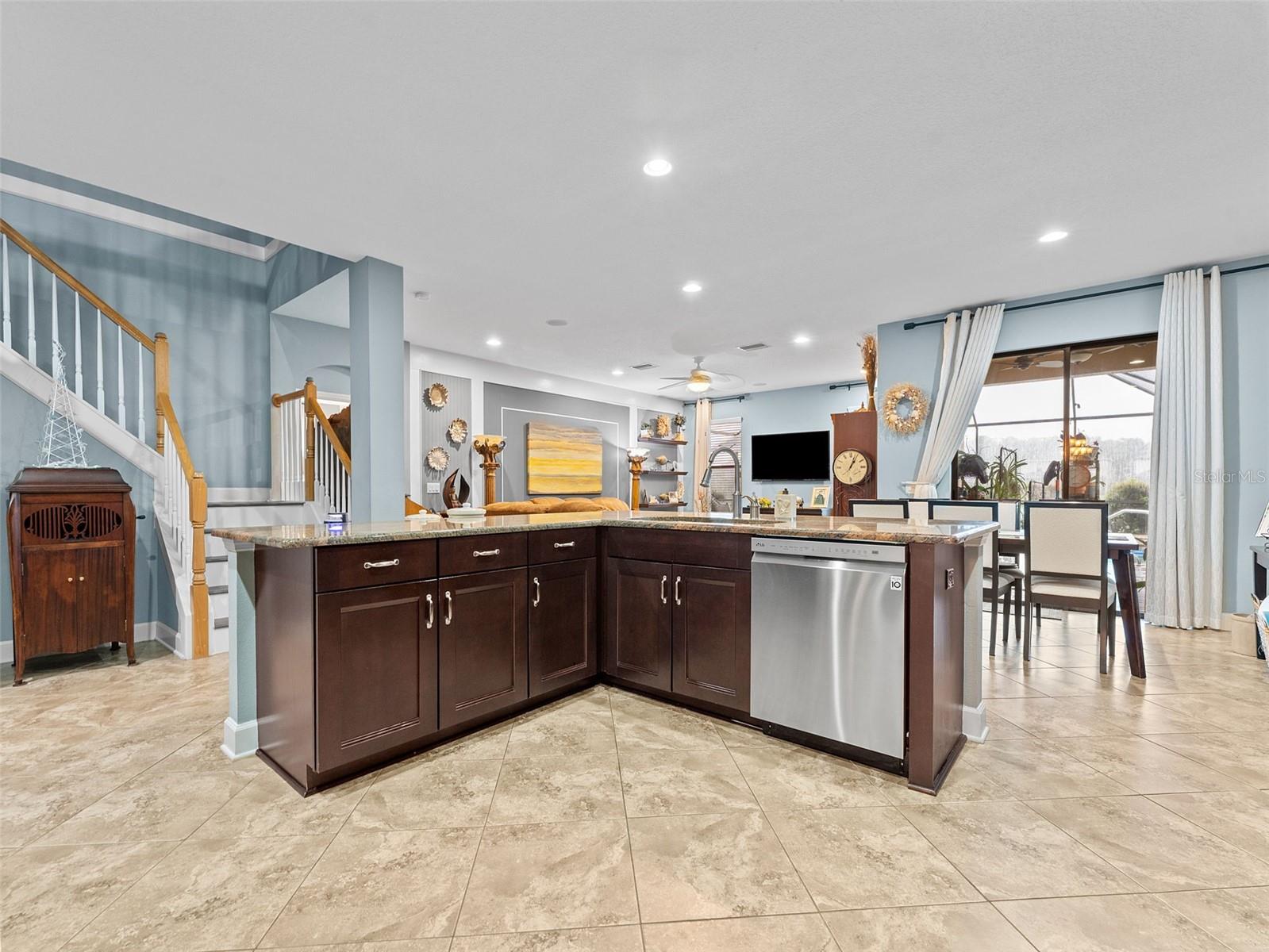 Listing photo id 18 for 1342 Ketzal Drive