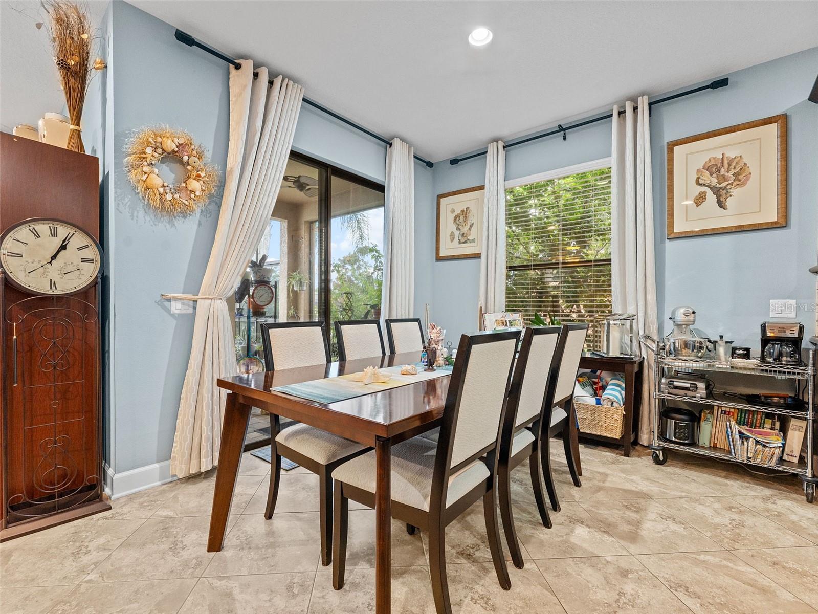 Listing photo id 19 for 1342 Ketzal Drive