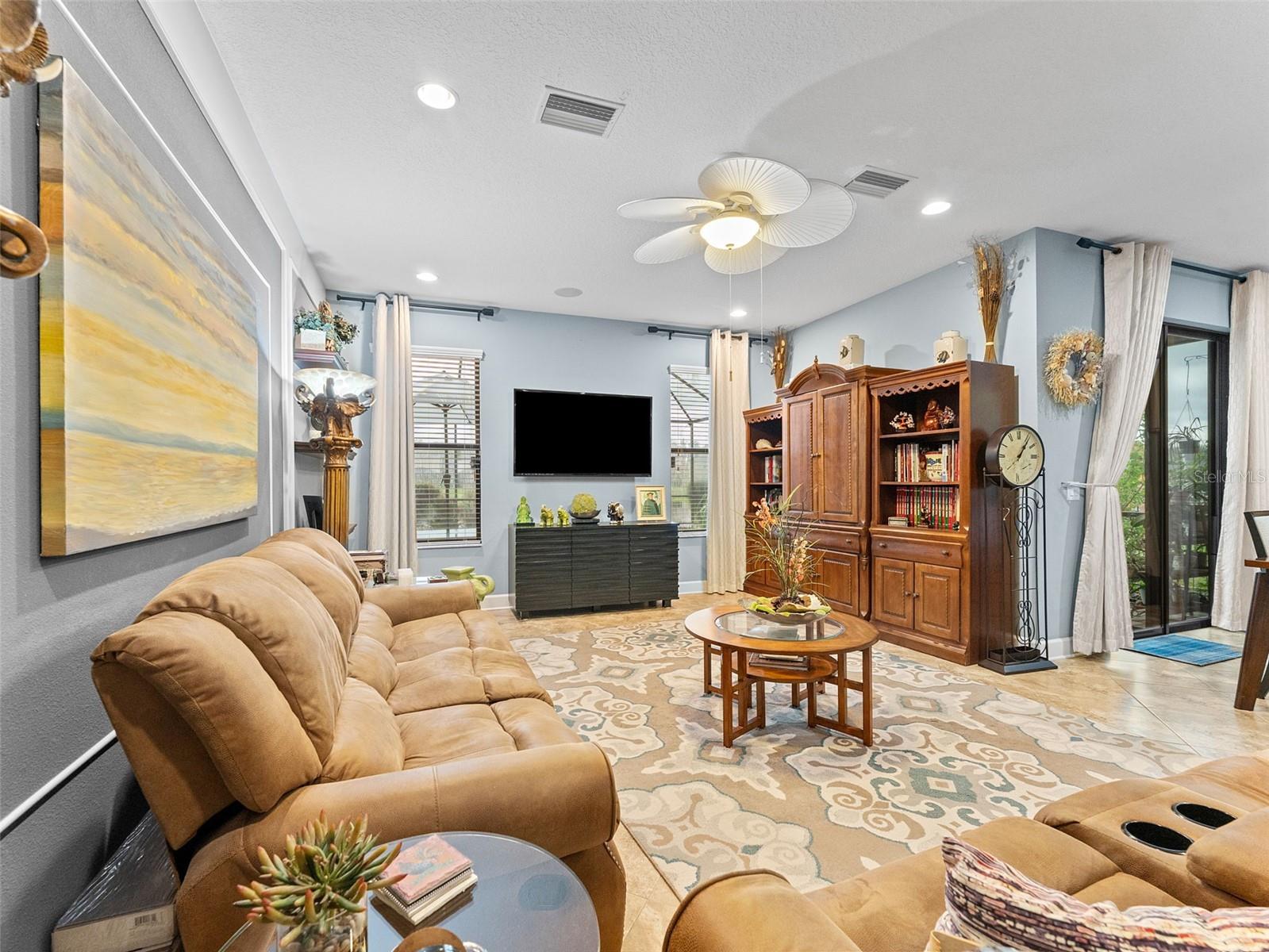 Listing photo id 25 for 1342 Ketzal Drive
