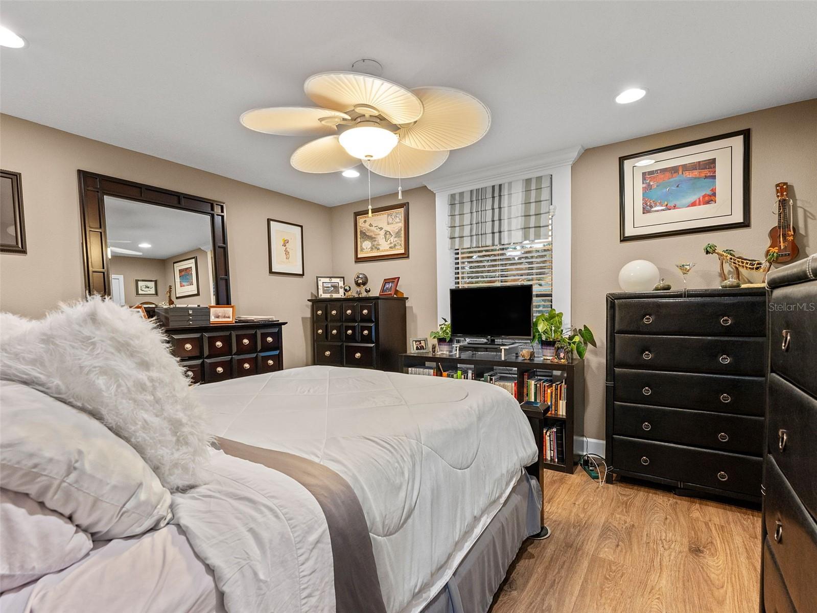 Listing photo id 42 for 1342 Ketzal Drive