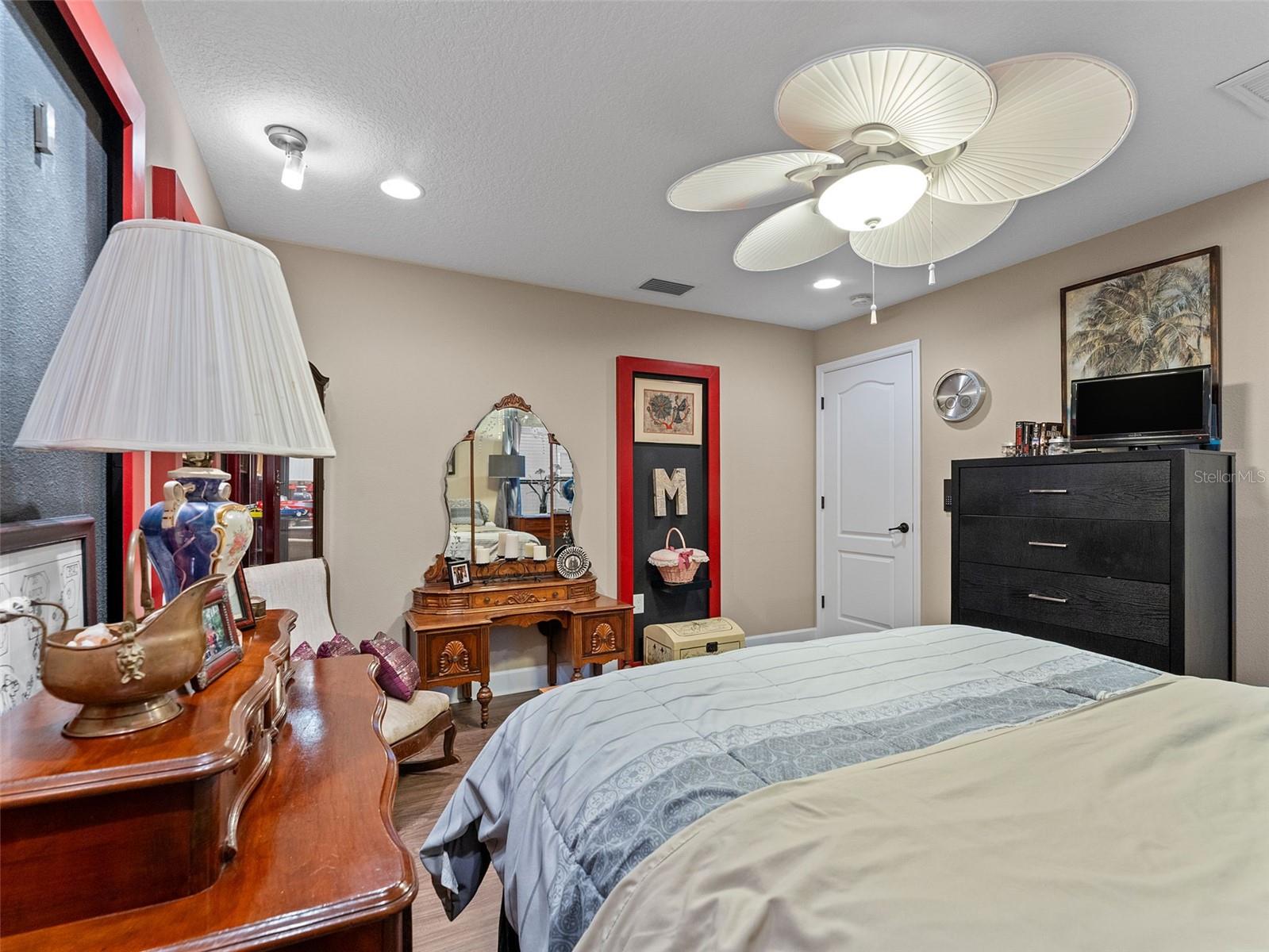 Listing photo id 47 for 1342 Ketzal Drive