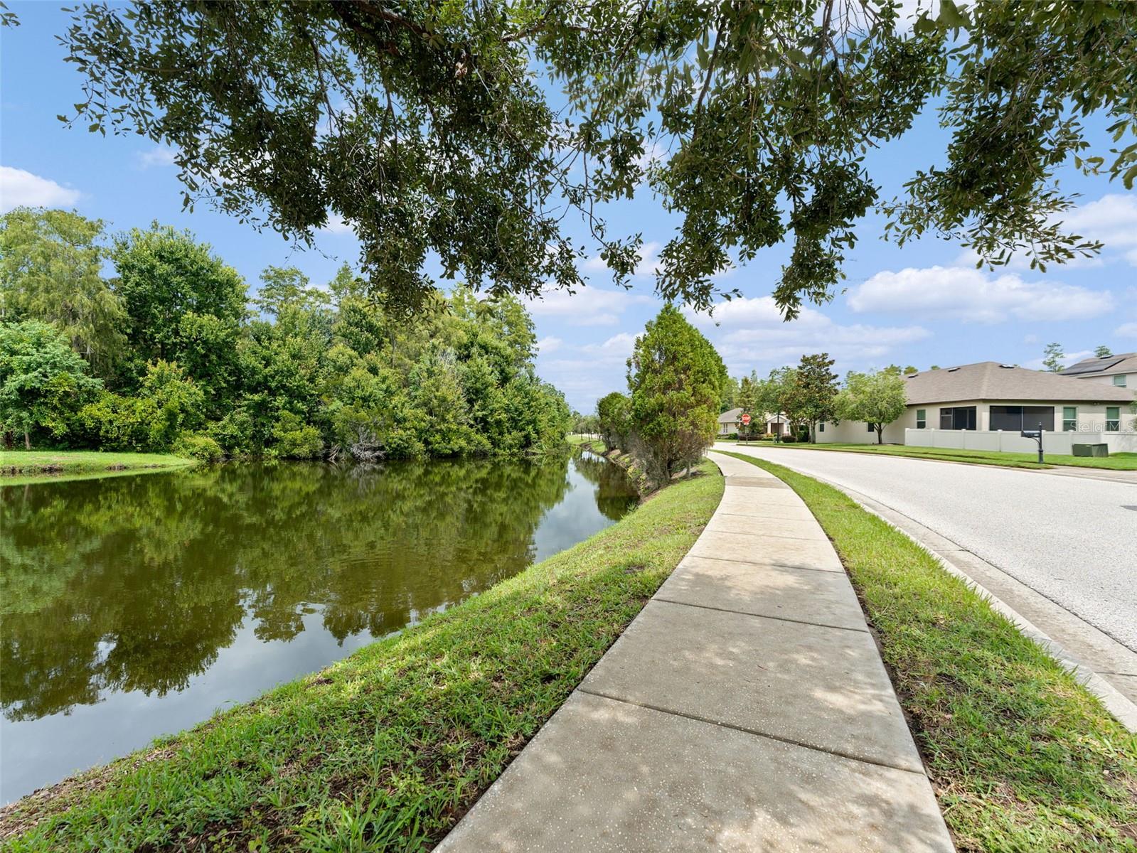 Listing photo id 7 for 1342 Ketzal Drive
