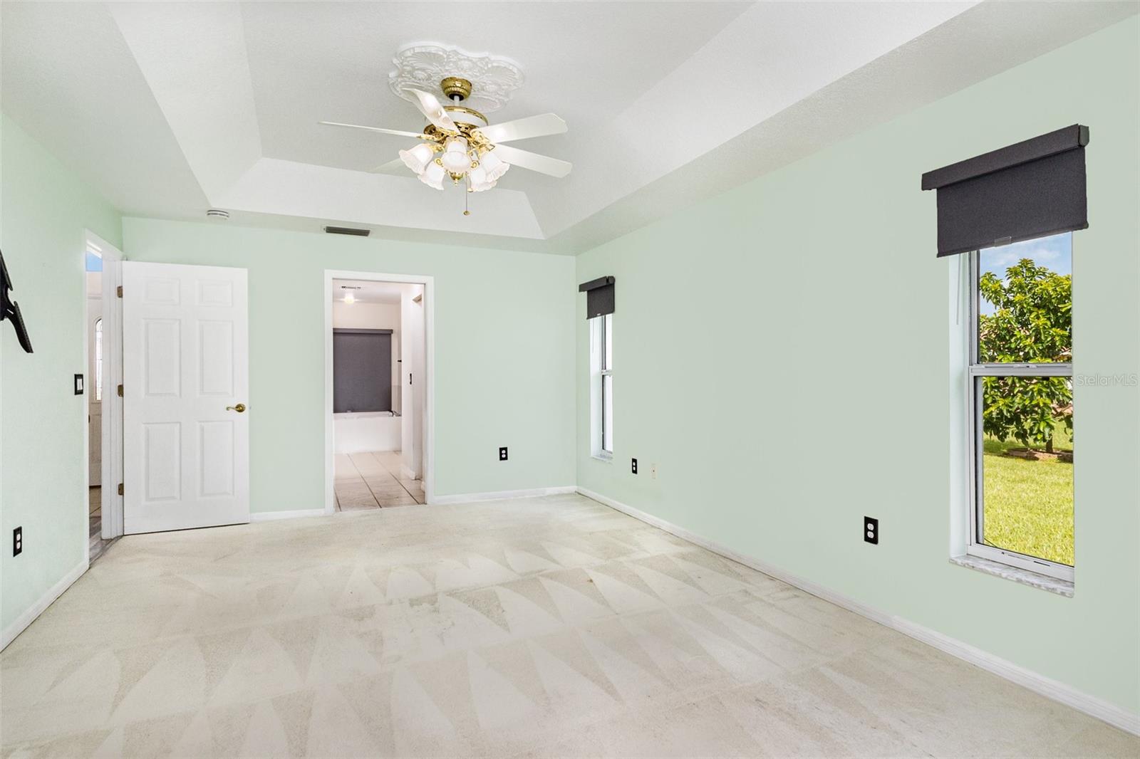 Image 19 of 36 For 125 Victoria Lane
