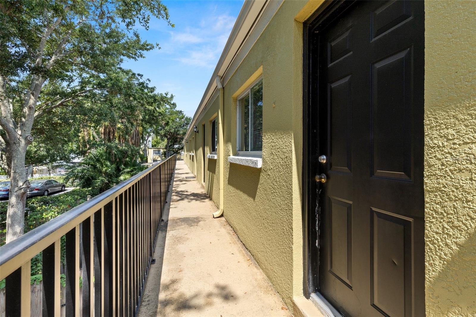 Image 23 of 29 For 3206 Azeele Street 107