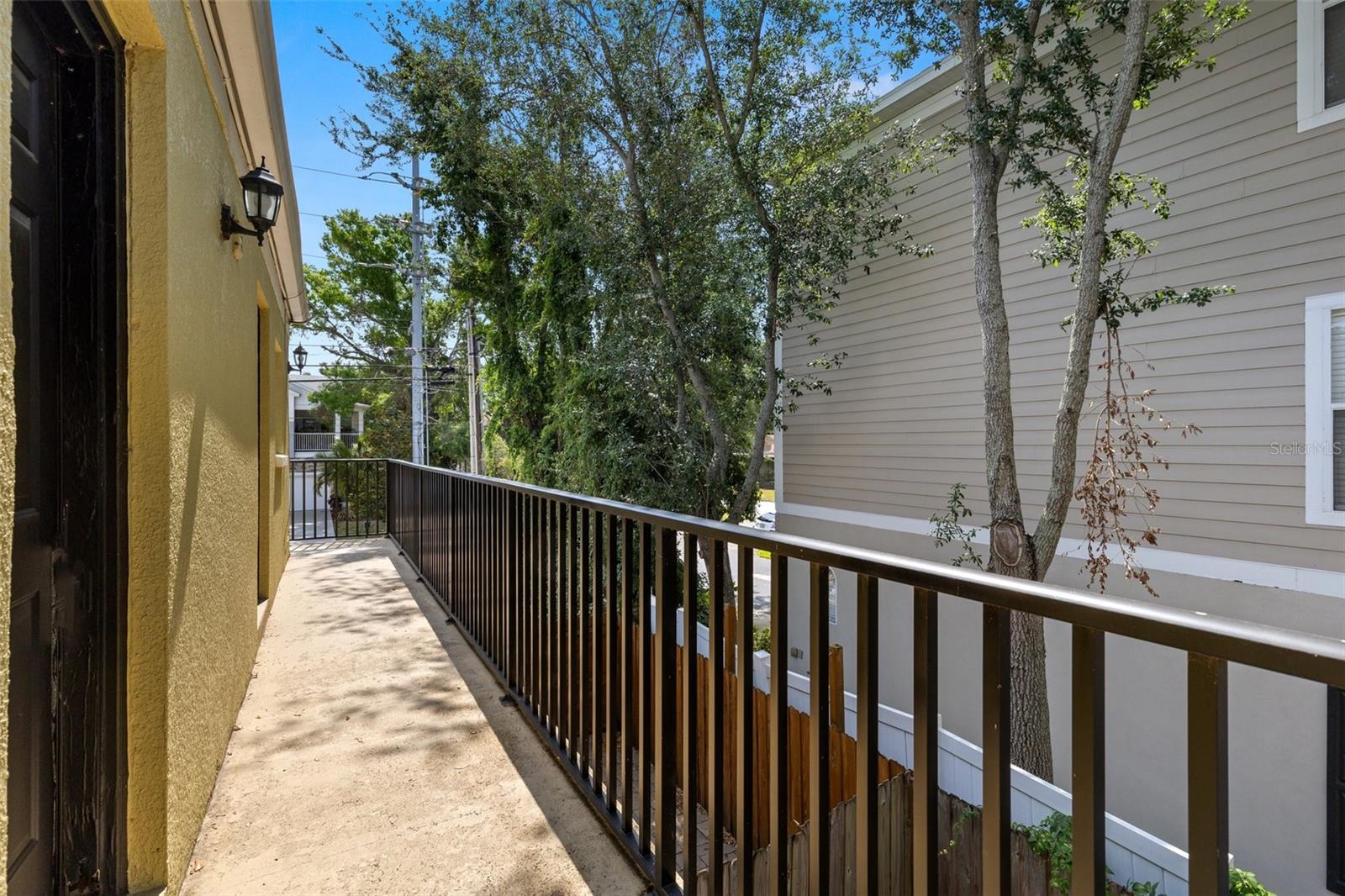 Image 24 of 29 For 3206 Azeele Street 107